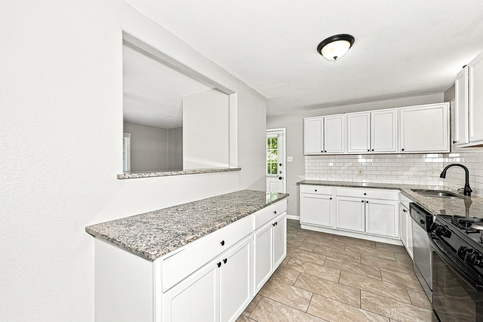 Single Family Residence For Rent in Tarrant County , 5233 Trail Lake Drive, Fort Worth, Texas 76133, 3 Bedroom, 2 Bathroom, Garage spaces, 1,918 Sqft, built in 1955, mls#21373106, Real Estate Agent in Fort Worth, Homes For Rent in Tarrant county, Homes For Rent in Fort Worth, Realtor in Fort Worth Texas, Real Estate Brokerage Independent Realty Texas, Luminita Cordes Realtor