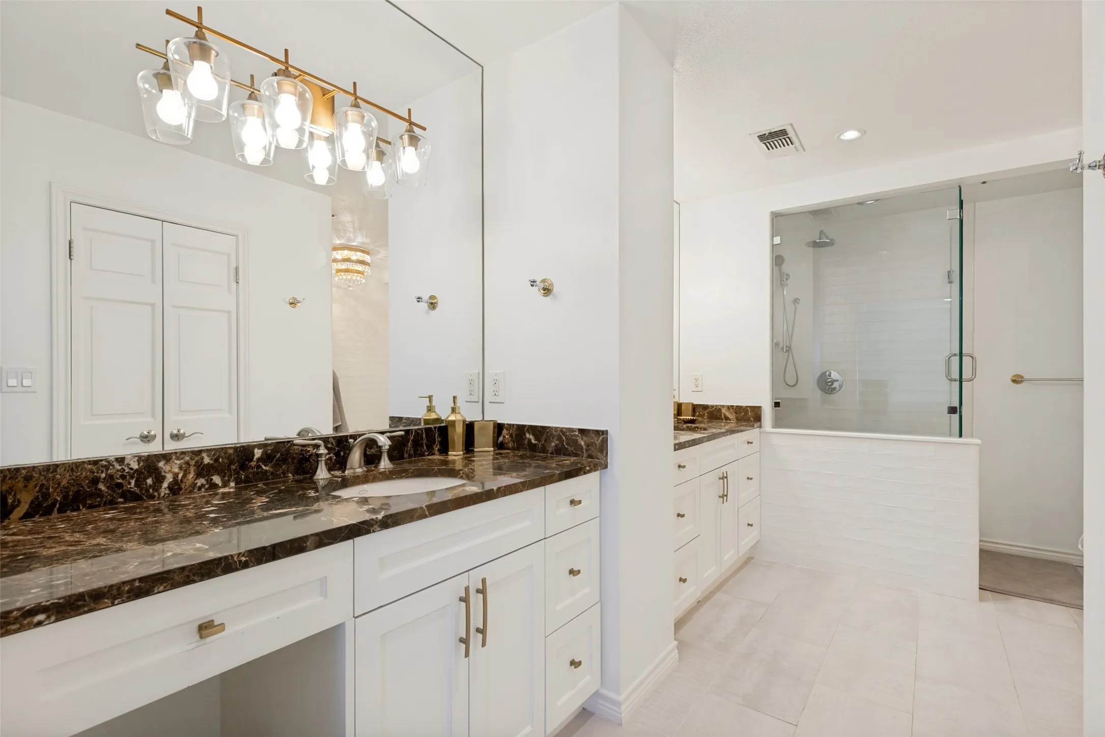 Condominium For Rent in Dallas County , 5909 Luther Lane 907, Dallas, Texas 75225, 2 Bedroom, 2 Bathroom, 2 Garage spaces, 1,375 Sqft, built in 1983, mls#21373108, Real Estate Agent in Dallas, Homes For Rent in Dallas county, Homes For Rent in Dallas, Realtor in Dallas Texas, Real Estate Brokerage Independent Realty Texas, Luminita Cordes Realtor