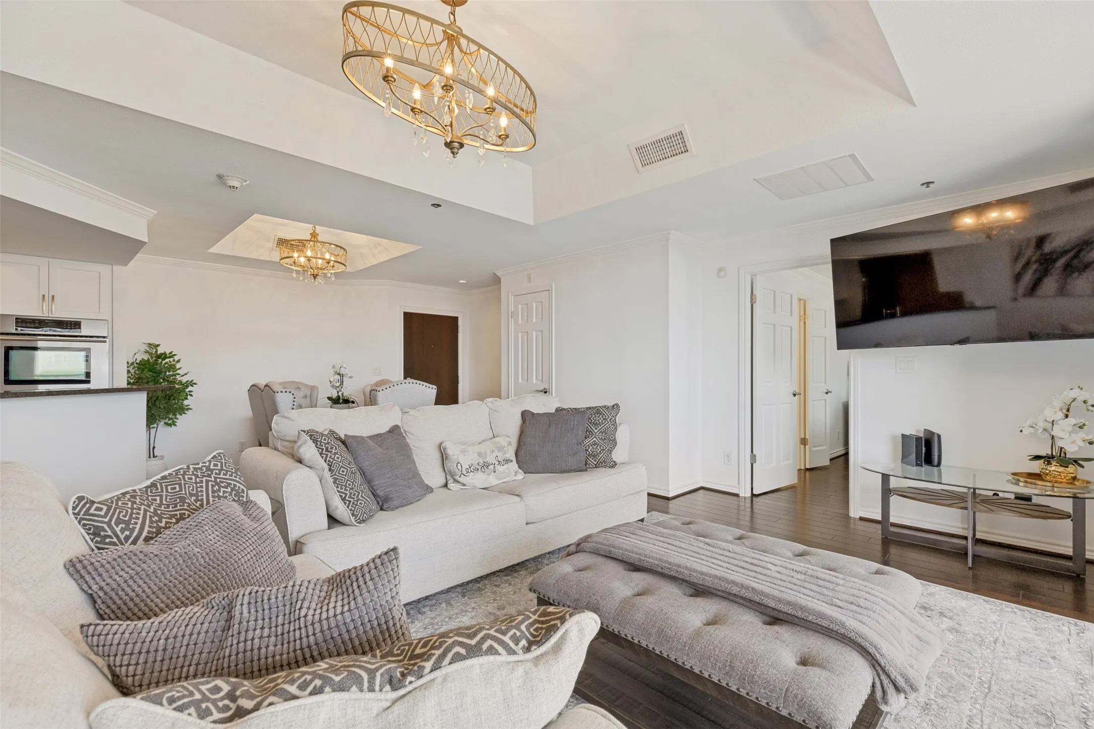 Condominium For Rent in Dallas County , 5909 Luther Lane 907, Dallas, Texas 75225, 2 Bedroom, 2 Bathroom, 2 Garage spaces, 1,375 Sqft, built in 1983, mls#21373108, Real Estate Agent in Dallas, Homes For Rent in Dallas county, Homes For Rent in Dallas, Realtor in Dallas Texas, Real Estate Brokerage Independent Realty Texas, Luminita Cordes Realtor