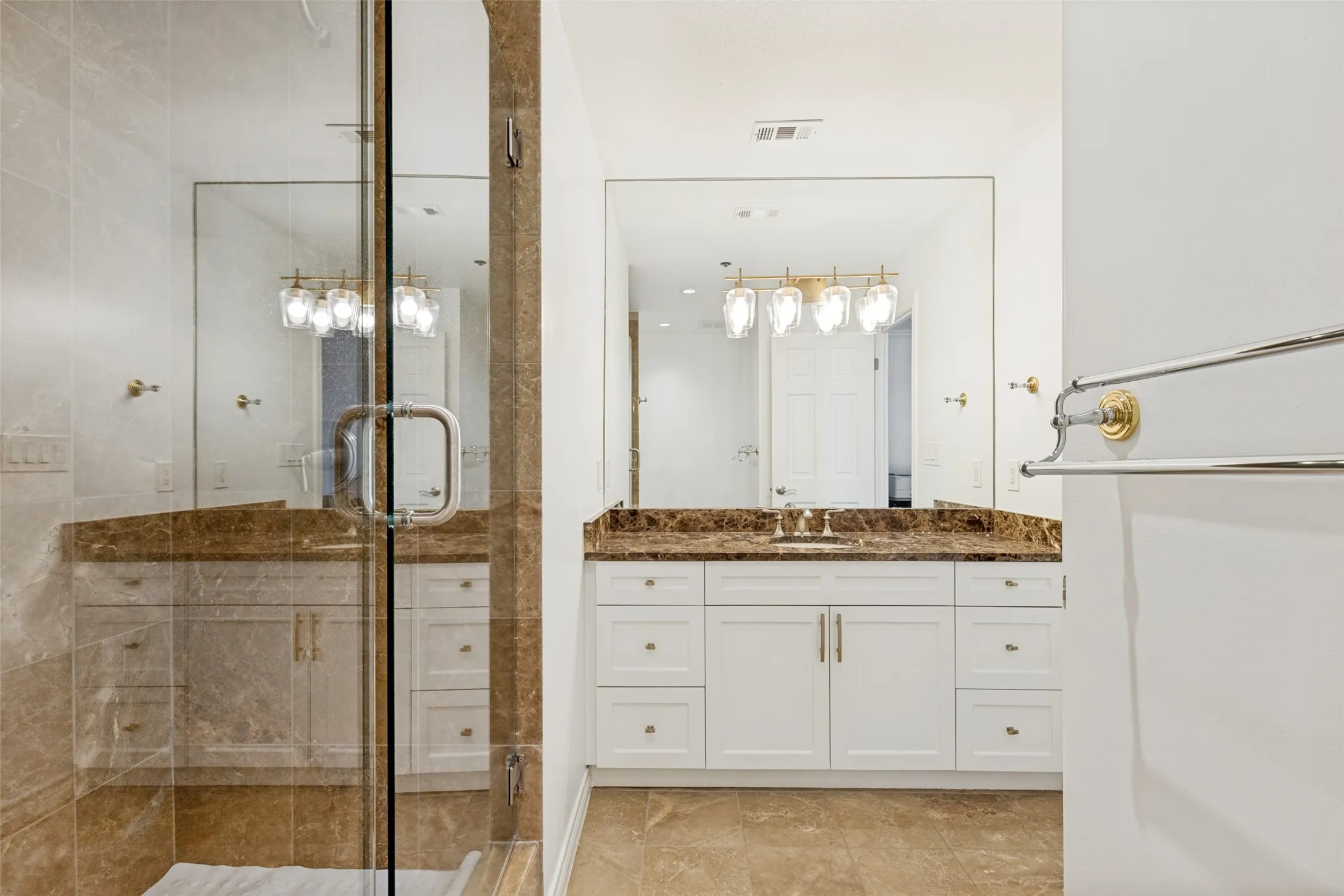 Condominium For Rent in Dallas County , 5909 Luther Lane 907, Dallas, Texas 75225, 2 Bedroom, 2 Bathroom, 2 Garage spaces, 1,375 Sqft, built in 1983, mls#21373108, Real Estate Agent in Dallas, Homes For Rent in Dallas county, Homes For Rent in Dallas, Realtor in Dallas Texas, Real Estate Brokerage Independent Realty Texas, Luminita Cordes Realtor