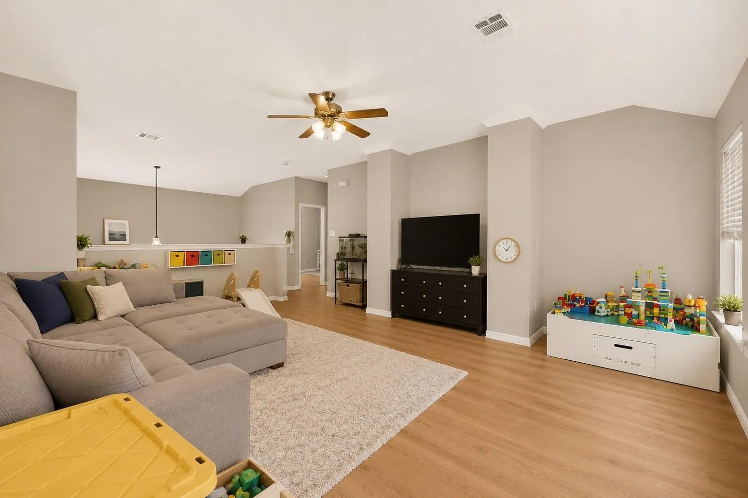 Single Family Residence For Sale in Dallas County , 3509 Mistletoe Lane, Rowlett, Texas 75088, 4 Bedroom, 4 Bathroom, 2 Garage spaces, 3,193 Sqft, built in 2002, mls#21373110, Real Estate Agent in Rowlett, Homes For Sale in Dallas county, Homes For Sale in Rowlett, Realtor in Rowlett Texas, Real Estate Brokerage Independent Realty Texas, Luminita Cordes Realtor