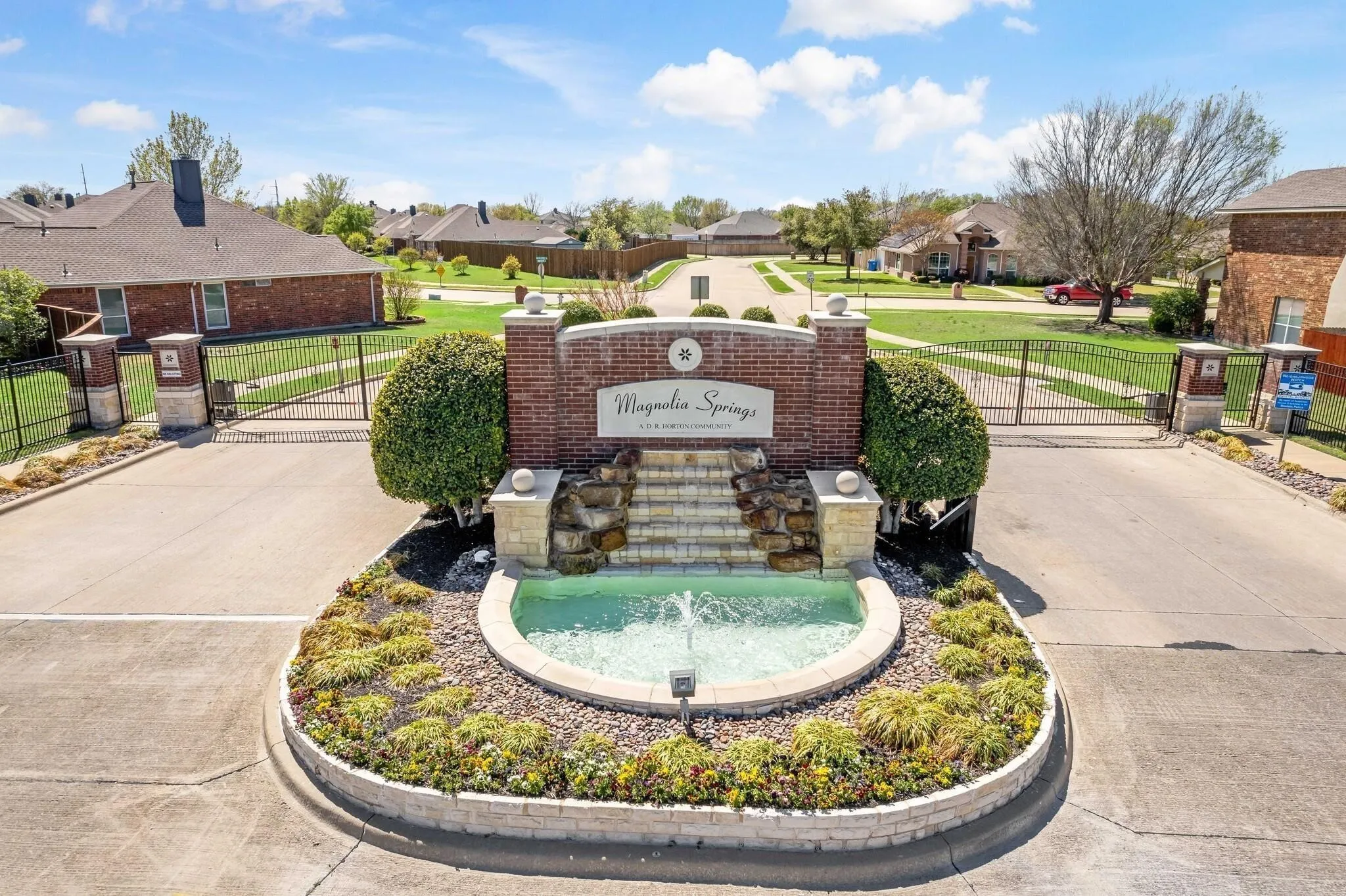 Single Family Residence For Sale in Dallas County , 3509 Mistletoe Lane, Rowlett, Texas 75088, 4 Bedroom, 4 Bathroom, 2 Garage spaces, 3,193 Sqft, built in 2002, mls#21373110, Real Estate Agent in Rowlett, Homes For Sale in Dallas county, Homes For Sale in Rowlett, Realtor in Rowlett Texas, Real Estate Brokerage Independent Realty Texas, Luminita Cordes Realtor