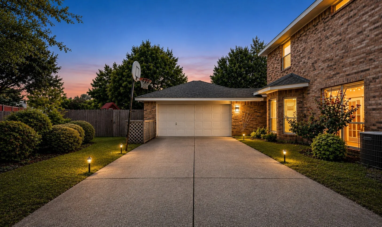 Single Family Residence For Sale in Dallas County , 3509 Mistletoe Lane, Rowlett, Texas 75088, 4 Bedroom, 4 Bathroom, 2 Garage spaces, 3,193 Sqft, built in 2002, mls#21373110, Real Estate Agent in Rowlett, Homes For Sale in Dallas county, Homes For Sale in Rowlett, Realtor in Rowlett Texas, Real Estate Brokerage Independent Realty Texas, Luminita Cordes Realtor