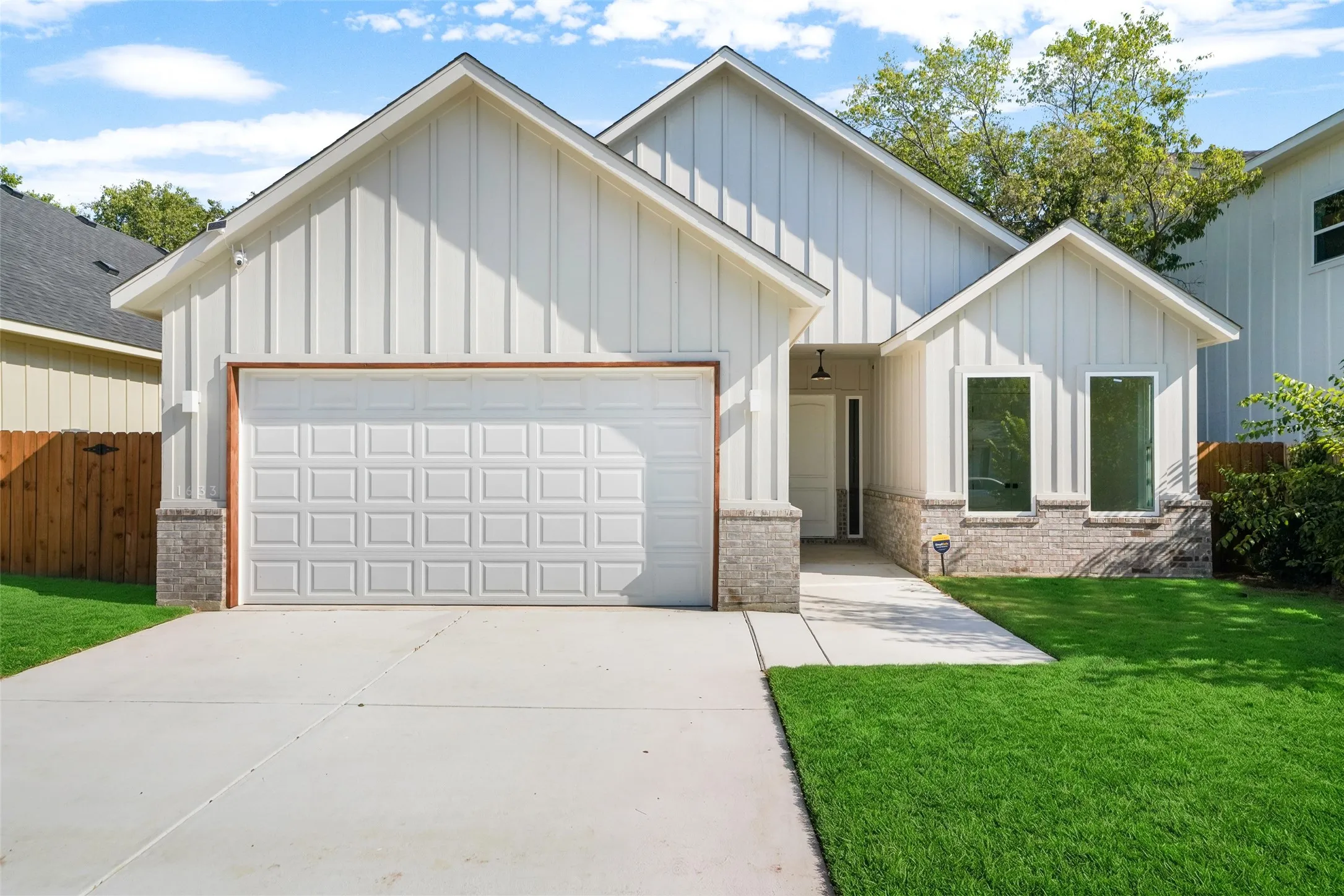 Single Family Residence For Sale in Tarrant County , 1633 E Tucker Street, Fort Worth, Texas 76104, 3 Bedroom, 2 Bathroom, 2 Garage spaces, 1,714 Sqft, built in 2026, mls#21372853, Real Estate Agent in Fort Worth, Homes For Sale in Tarrant county, Homes For Sale in Fort Worth, Realtor in Fort Worth Texas, Real Estate Brokerage Independent Realty Texas, Luminita Cordes Realtor