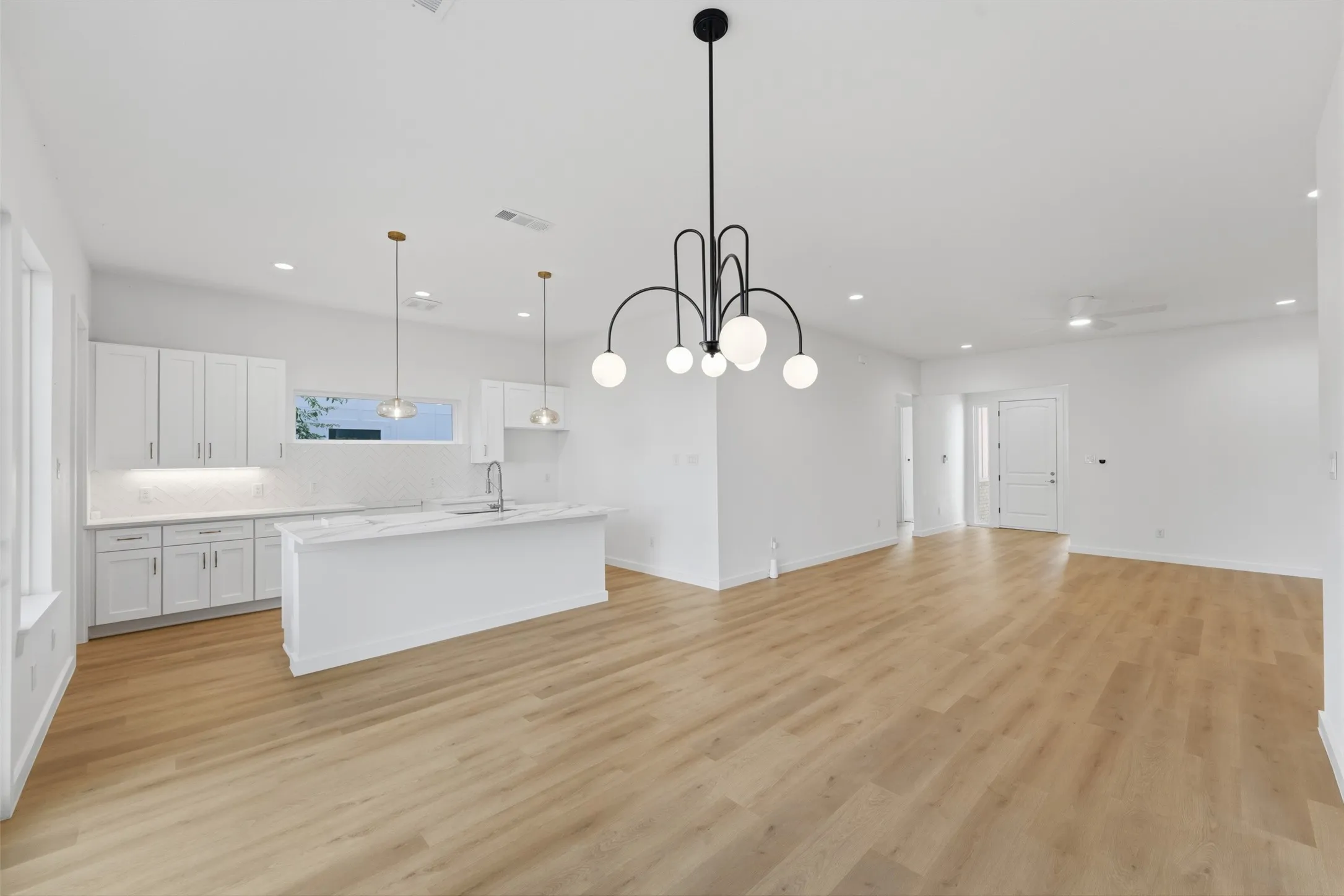 Single Family Residence For Sale in Tarrant County , 1633 E Tucker Street, Fort Worth, Texas 76104, 3 Bedroom, 2 Bathroom, 2 Garage spaces, 1,714 Sqft, built in 2026, mls#21372853, Real Estate Agent in Fort Worth, Homes For Sale in Tarrant county, Homes For Sale in Fort Worth, Realtor in Fort Worth Texas, Real Estate Brokerage Independent Realty Texas, Luminita Cordes Realtor