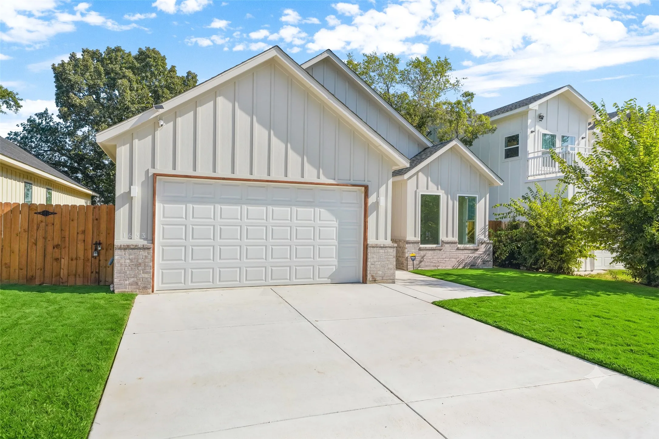 Single Family Residence For Sale in Tarrant County , 1633 E Tucker Street, Fort Worth, Texas 76104, 3 Bedroom, 2 Bathroom, 2 Garage spaces, 1,714 Sqft, built in 2026, mls#21372853, Real Estate Agent in Fort Worth, Homes For Sale in Tarrant county, Homes For Sale in Fort Worth, Realtor in Fort Worth Texas, Real Estate Brokerage Independent Realty Texas, Luminita Cordes Realtor