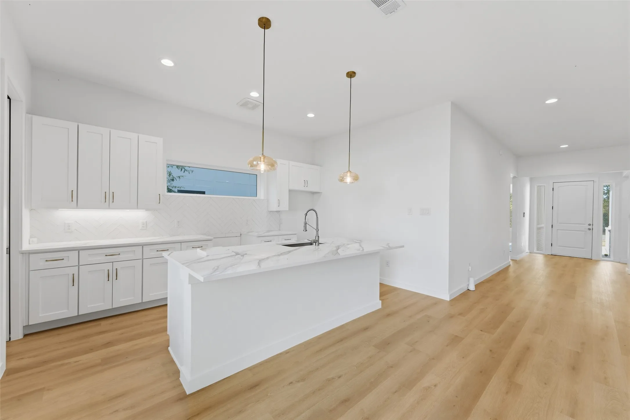 Single Family Residence For Sale in Tarrant County , 1633 E Tucker Street, Fort Worth, Texas 76104, 3 Bedroom, 2 Bathroom, 2 Garage spaces, 1,714 Sqft, built in 2026, mls#21372853, Real Estate Agent in Fort Worth, Homes For Sale in Tarrant county, Homes For Sale in Fort Worth, Realtor in Fort Worth Texas, Real Estate Brokerage Independent Realty Texas, Luminita Cordes Realtor