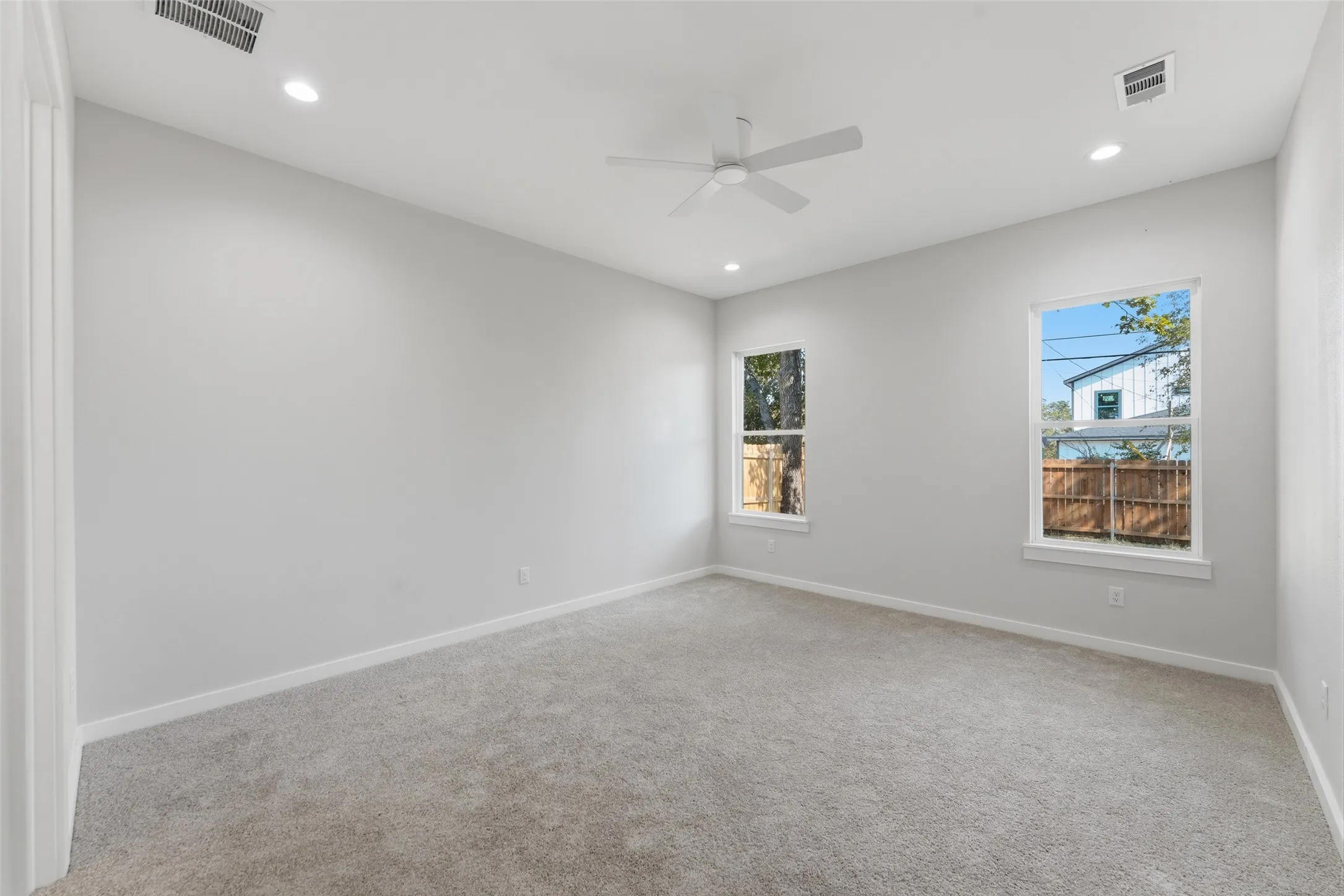 Single Family Residence For Sale in Tarrant County , 1633 E Tucker Street, Fort Worth, Texas 76104, 3 Bedroom, 2 Bathroom, 2 Garage spaces, 1,714 Sqft, built in 2026, mls#21372853, Real Estate Agent in Fort Worth, Homes For Sale in Tarrant county, Homes For Sale in Fort Worth, Realtor in Fort Worth Texas, Real Estate Brokerage Independent Realty Texas, Luminita Cordes Realtor