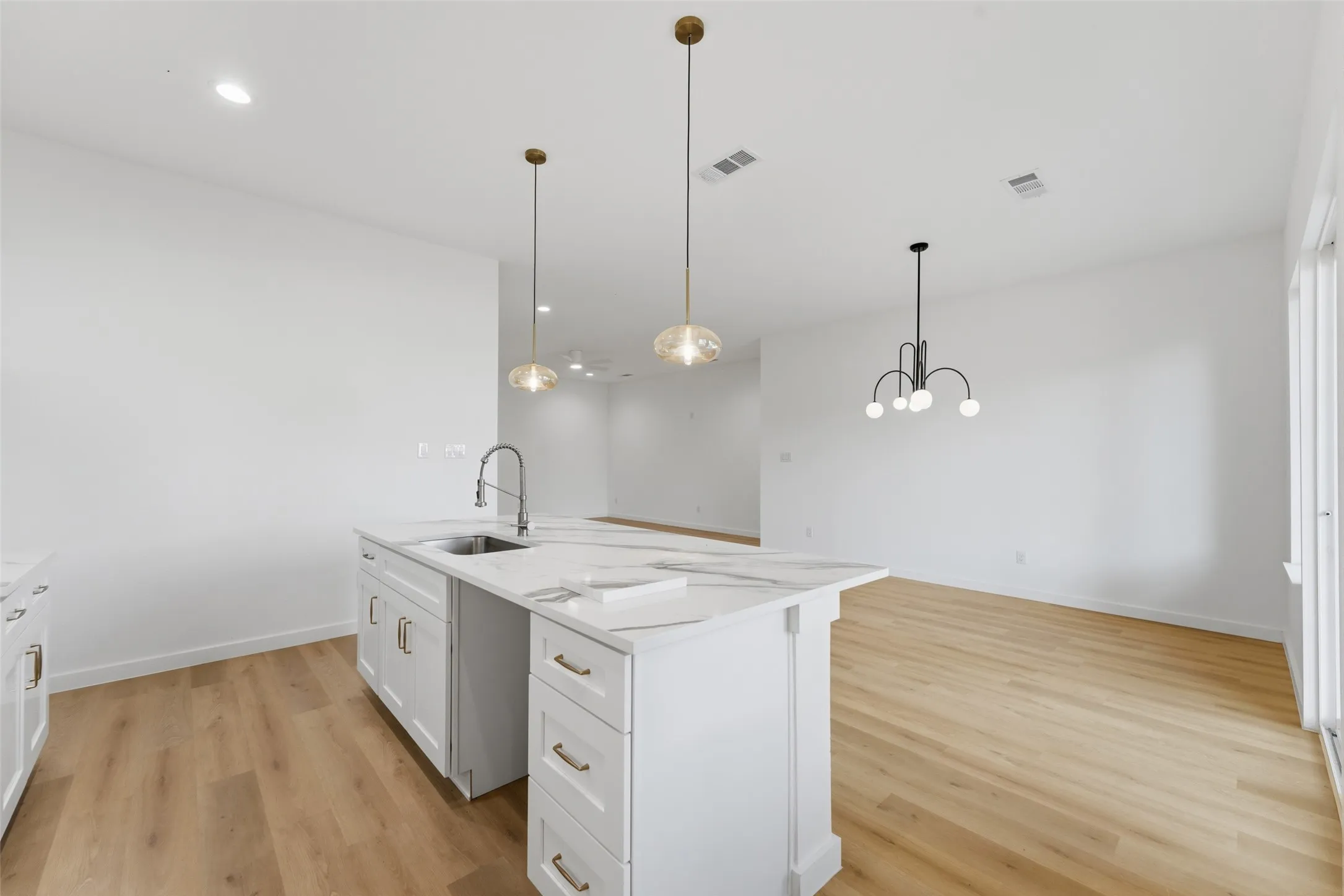 Single Family Residence For Sale in Tarrant County , 1633 E Tucker Street, Fort Worth, Texas 76104, 3 Bedroom, 2 Bathroom, 2 Garage spaces, 1,714 Sqft, built in 2026, mls#21372853, Real Estate Agent in Fort Worth, Homes For Sale in Tarrant county, Homes For Sale in Fort Worth, Realtor in Fort Worth Texas, Real Estate Brokerage Independent Realty Texas, Luminita Cordes Realtor