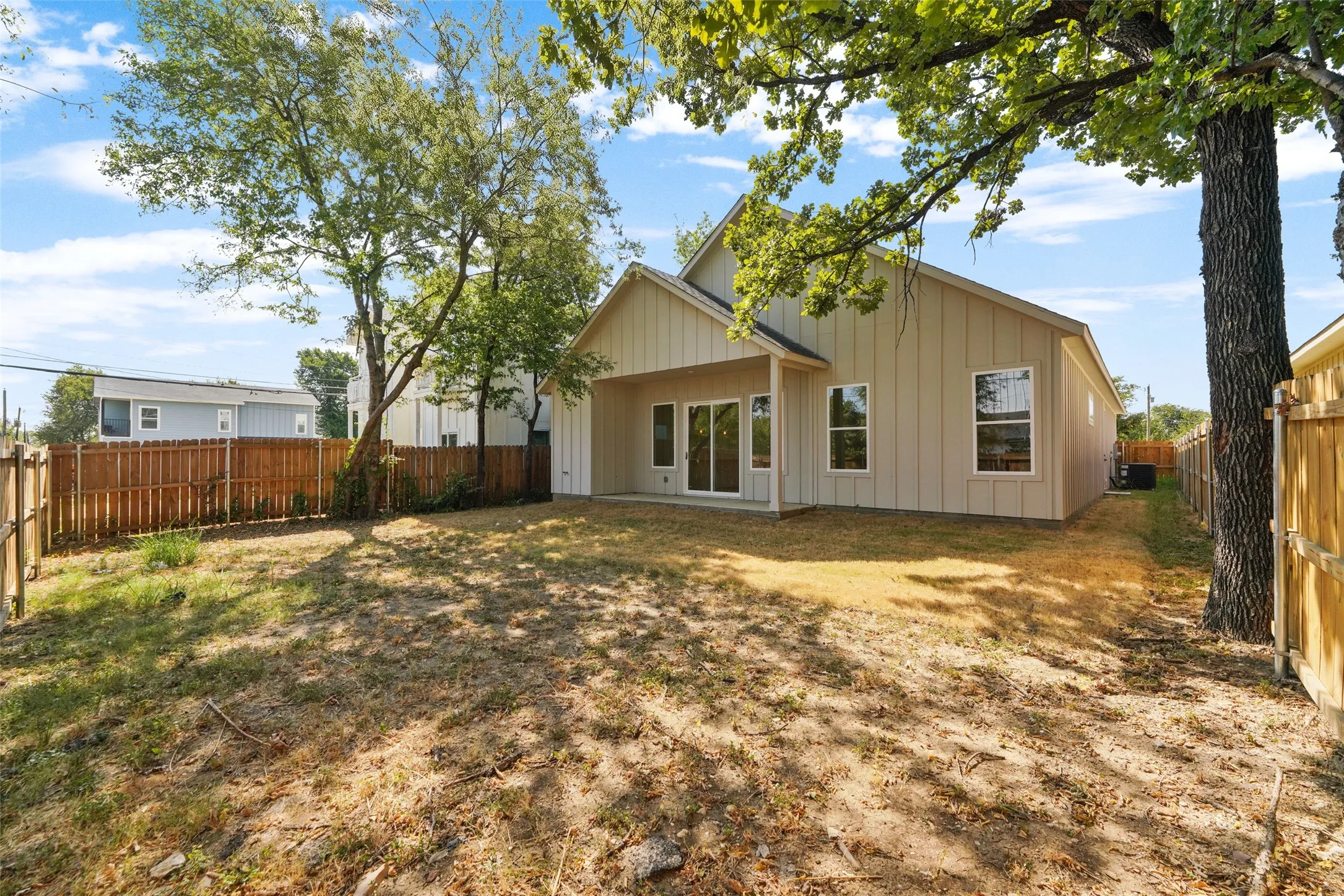 Single Family Residence For Sale in Tarrant County , 1633 E Tucker Street, Fort Worth, Texas 76104, 3 Bedroom, 2 Bathroom, 2 Garage spaces, 1,714 Sqft, built in 2026, mls#21372853, Real Estate Agent in Fort Worth, Homes For Sale in Tarrant county, Homes For Sale in Fort Worth, Realtor in Fort Worth Texas, Real Estate Brokerage Independent Realty Texas, Luminita Cordes Realtor
