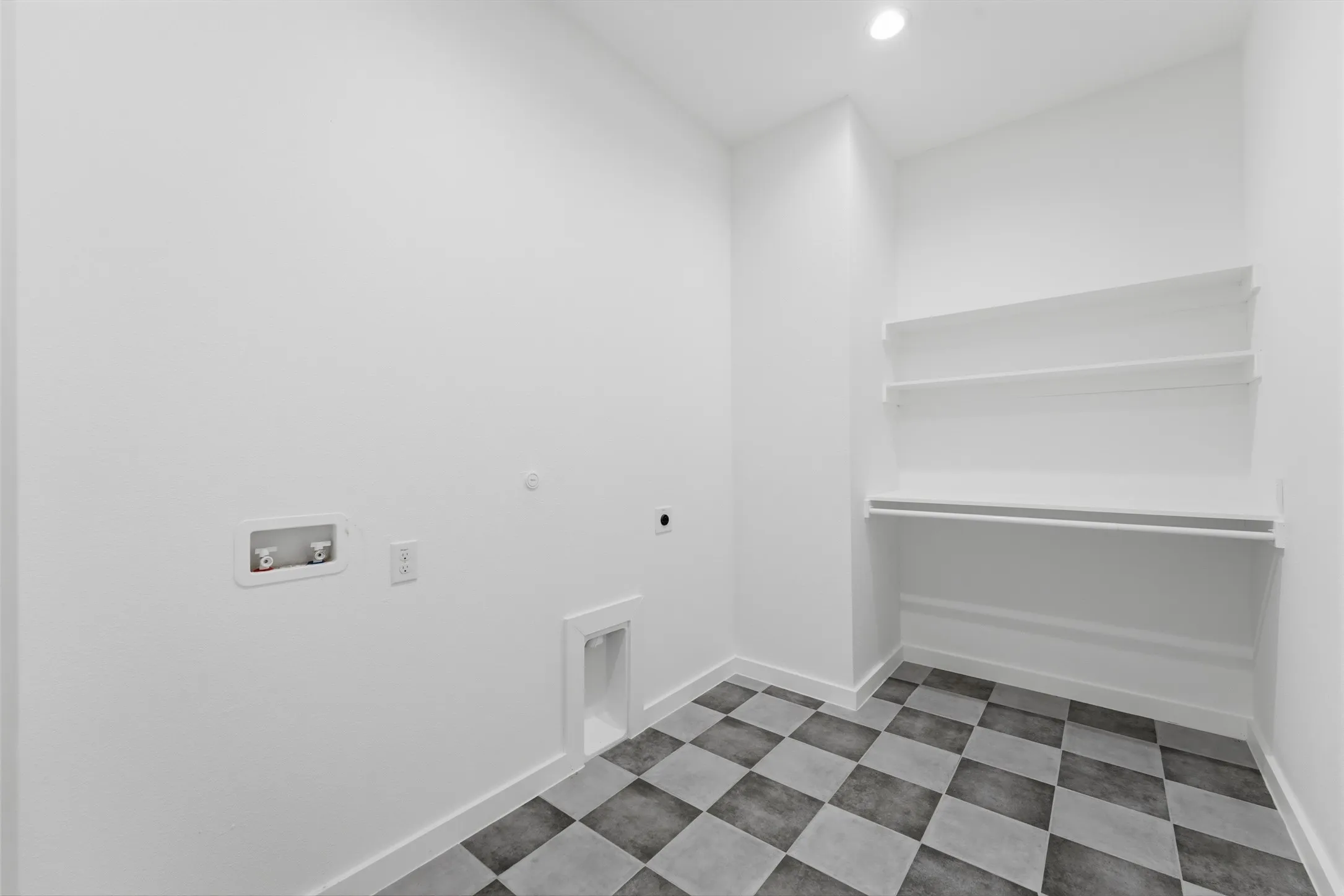 Single Family Residence For Sale in Tarrant County , 1633 E Tucker Street, Fort Worth, Texas 76104, 3 Bedroom, 2 Bathroom, 2 Garage spaces, 1,714 Sqft, built in 2026, mls#21372853, Real Estate Agent in Fort Worth, Homes For Sale in Tarrant county, Homes For Sale in Fort Worth, Realtor in Fort Worth Texas, Real Estate Brokerage Independent Realty Texas, Luminita Cordes Realtor