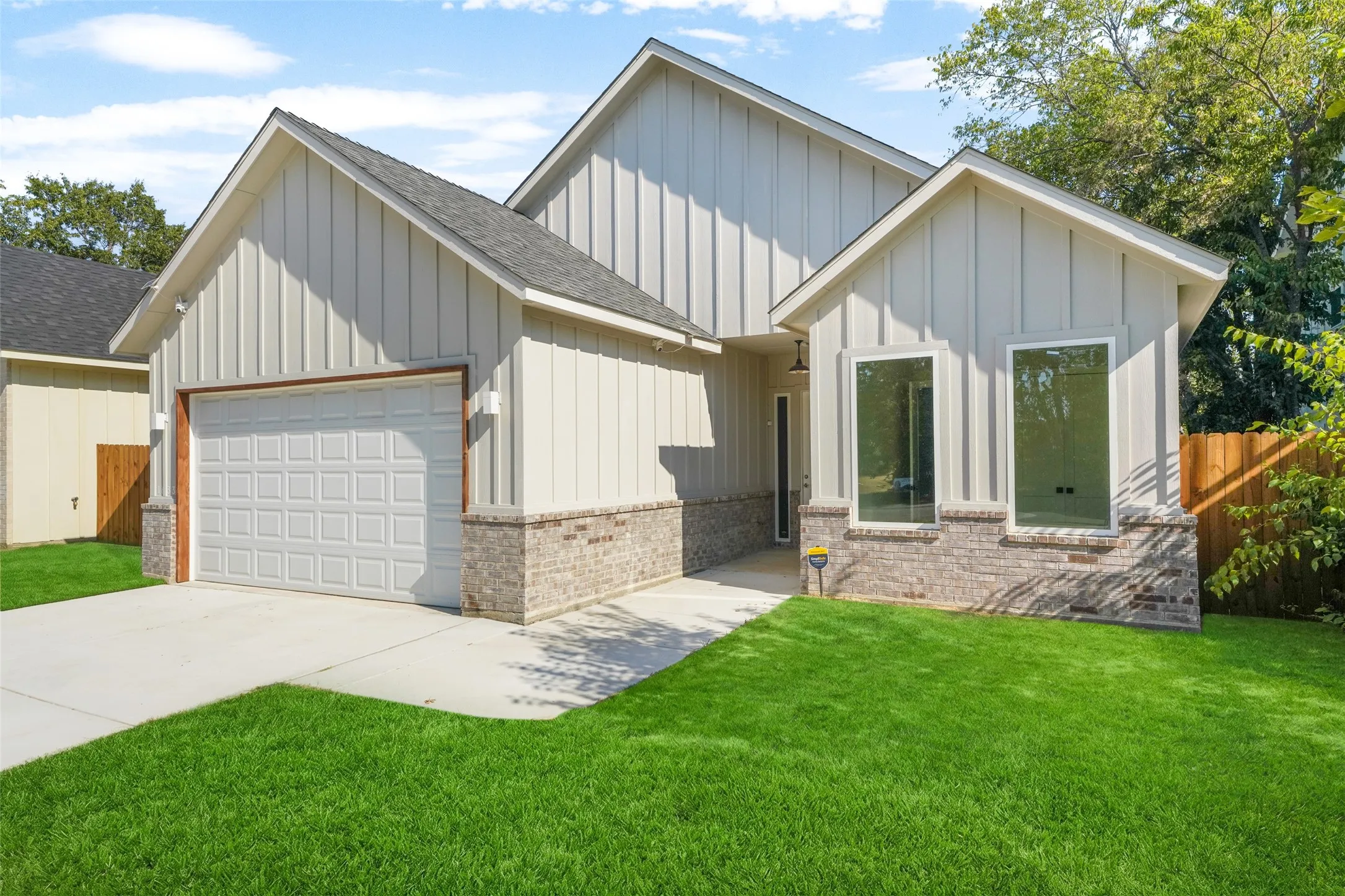 Single Family Residence For Sale in Tarrant County , 1633 E Tucker Street, Fort Worth, Texas 76104, 3 Bedroom, 2 Bathroom, 2 Garage spaces, 1,714 Sqft, built in 2026, mls#21372853, Real Estate Agent in Fort Worth, Homes For Sale in Tarrant county, Homes For Sale in Fort Worth, Realtor in Fort Worth Texas, Real Estate Brokerage Independent Realty Texas, Luminita Cordes Realtor