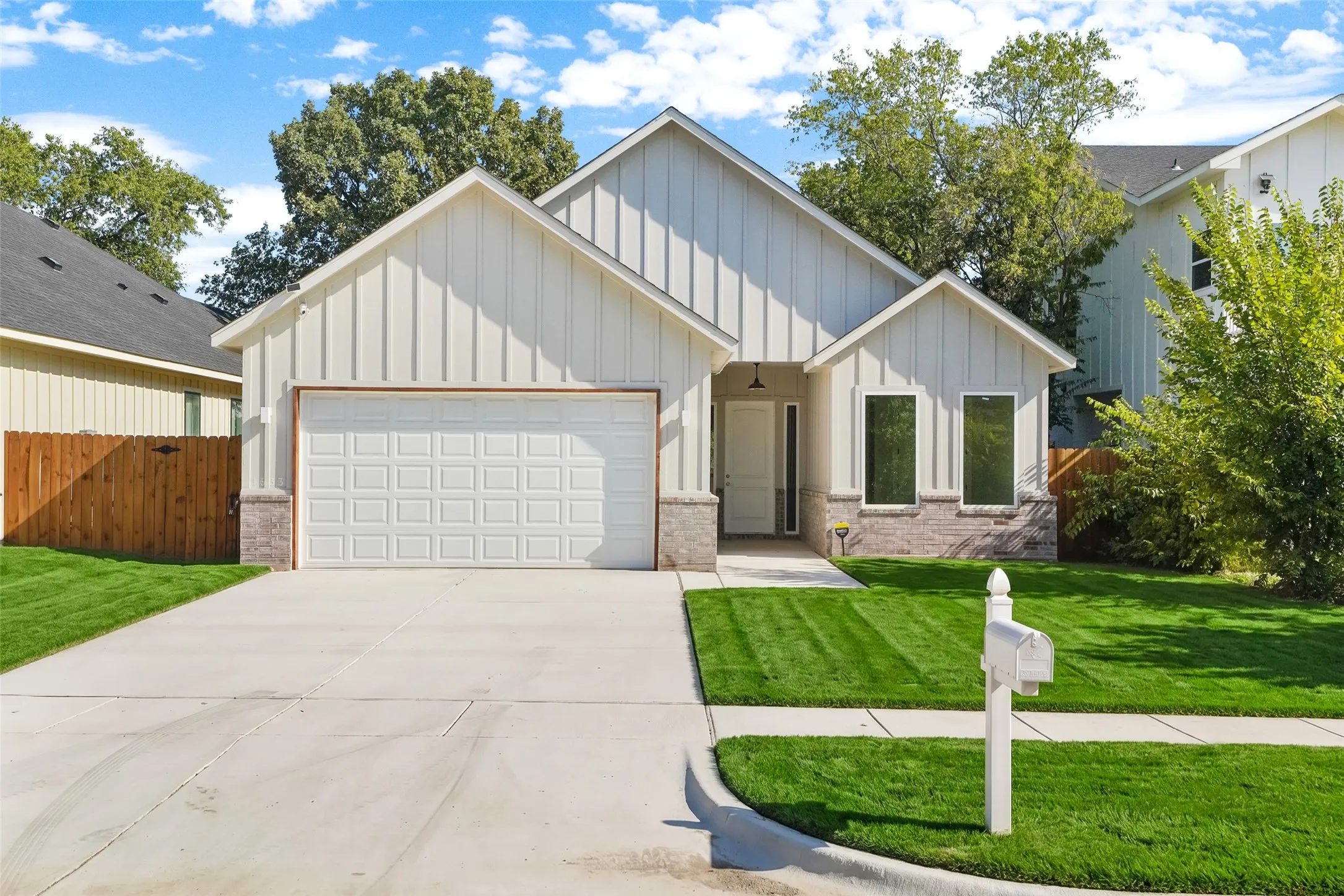 Single Family Residence For Sale in Tarrant County , 1633 E Tucker Street, Fort Worth, Texas 76104, 3 Bedroom, 2 Bathroom, 2 Garage spaces, 1,714 Sqft, built in 2026, mls#21372853, Real Estate Agent in Fort Worth, Homes For Sale in Tarrant county, Homes For Sale in Fort Worth, Realtor in Fort Worth Texas, Real Estate Brokerage Independent Realty Texas, Luminita Cordes Realtor