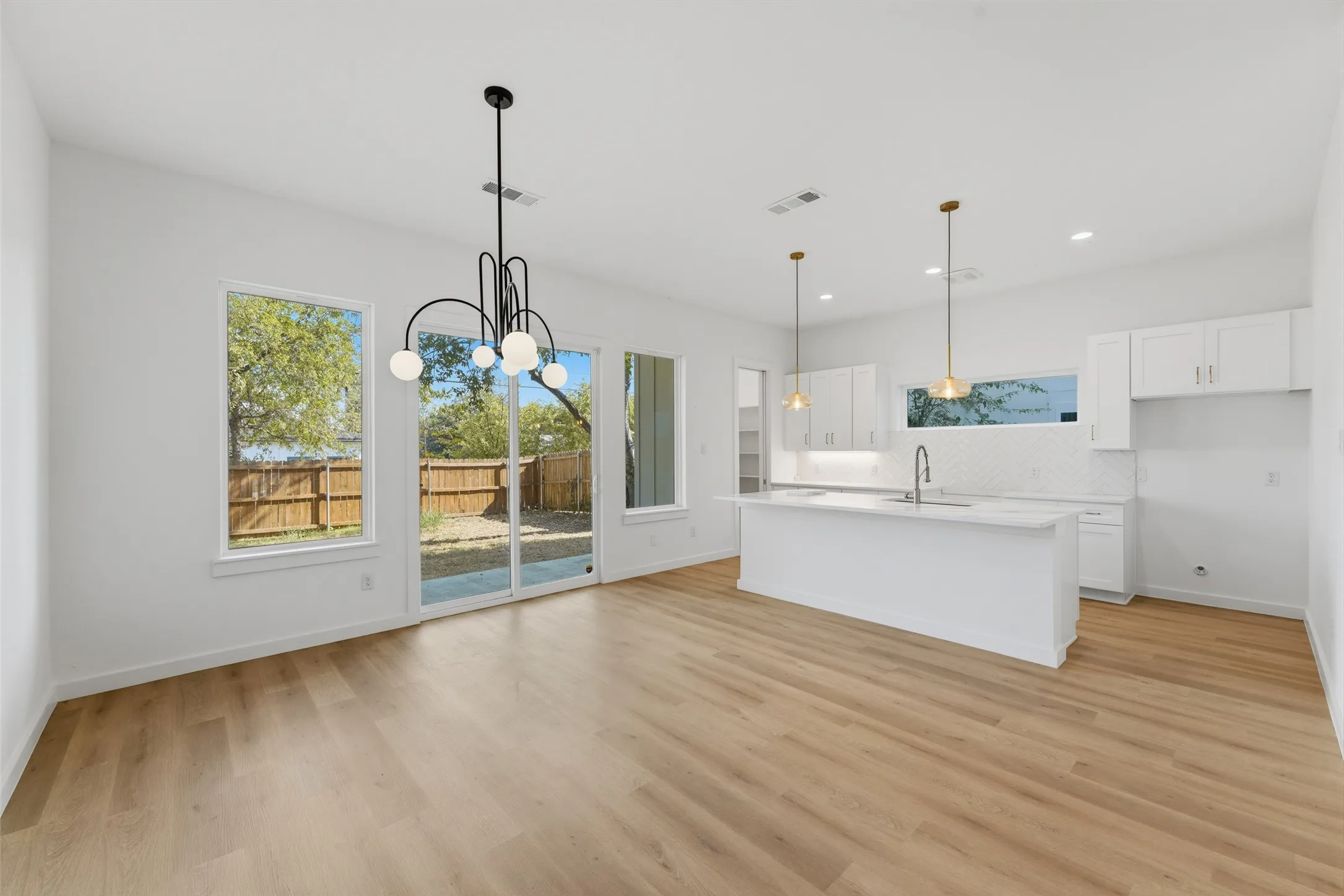 Single Family Residence For Sale in Tarrant County , 1633 E Tucker Street, Fort Worth, Texas 76104, 3 Bedroom, 2 Bathroom, 2 Garage spaces, 1,714 Sqft, built in 2026, mls#21372853, Real Estate Agent in Fort Worth, Homes For Sale in Tarrant county, Homes For Sale in Fort Worth, Realtor in Fort Worth Texas, Real Estate Brokerage Independent Realty Texas, Luminita Cordes Realtor