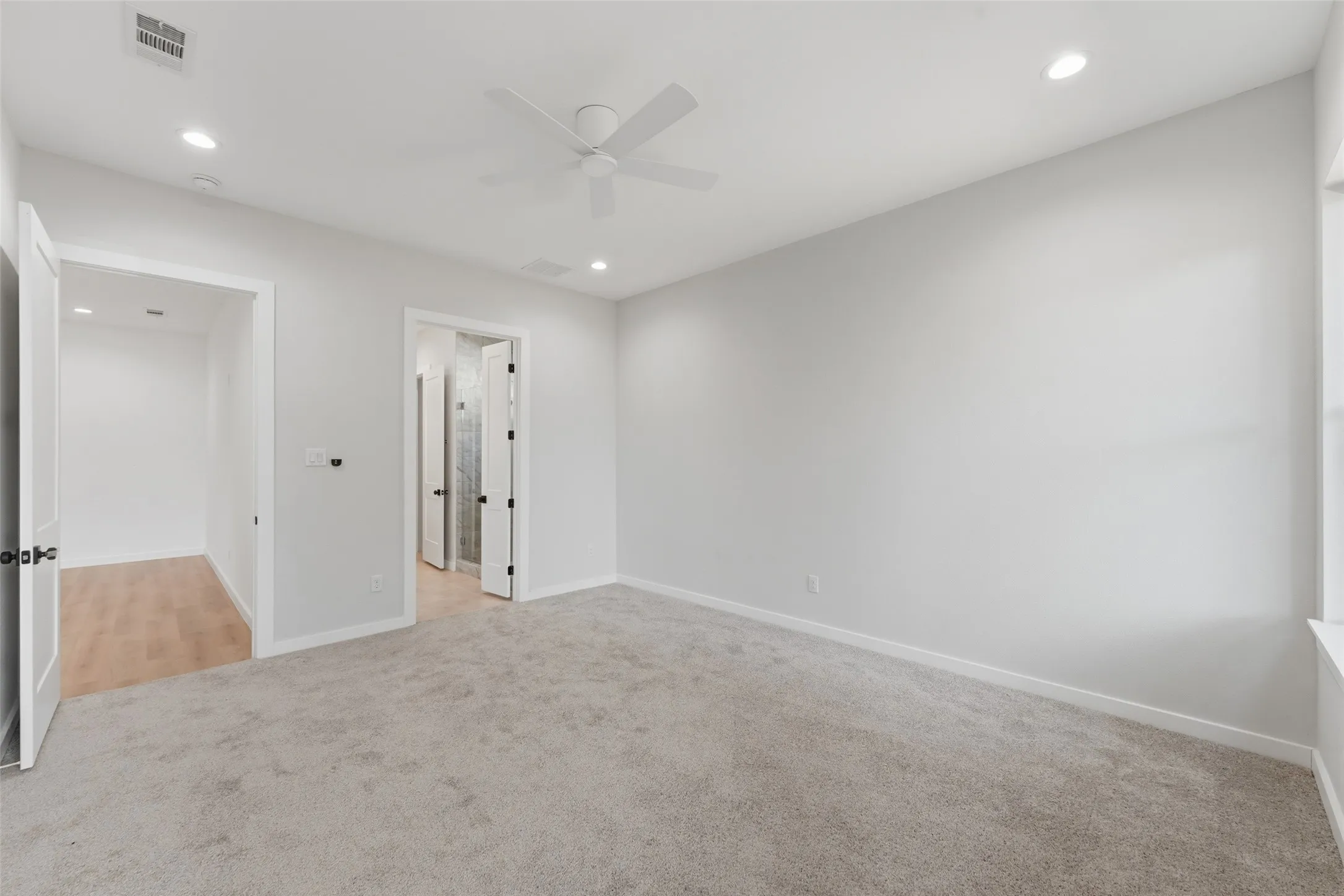 Single Family Residence For Sale in Tarrant County , 1633 E Tucker Street, Fort Worth, Texas 76104, 3 Bedroom, 2 Bathroom, 2 Garage spaces, 1,714 Sqft, built in 2026, mls#21372853, Real Estate Agent in Fort Worth, Homes For Sale in Tarrant county, Homes For Sale in Fort Worth, Realtor in Fort Worth Texas, Real Estate Brokerage Independent Realty Texas, Luminita Cordes Realtor