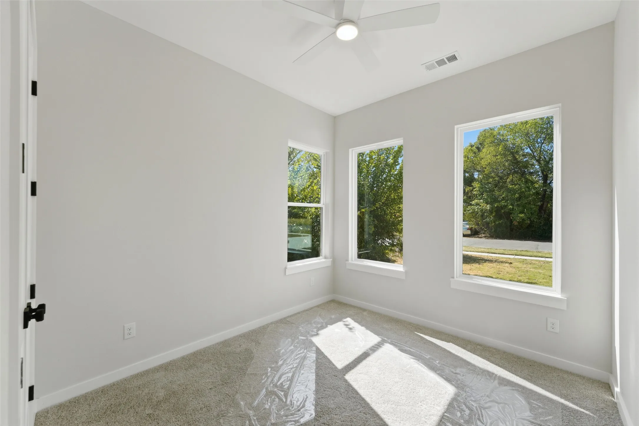 Single Family Residence For Sale in Tarrant County , 1633 E Tucker Street, Fort Worth, Texas 76104, 3 Bedroom, 2 Bathroom, 2 Garage spaces, 1,714 Sqft, built in 2026, mls#21372853, Real Estate Agent in Fort Worth, Homes For Sale in Tarrant county, Homes For Sale in Fort Worth, Realtor in Fort Worth Texas, Real Estate Brokerage Independent Realty Texas, Luminita Cordes Realtor