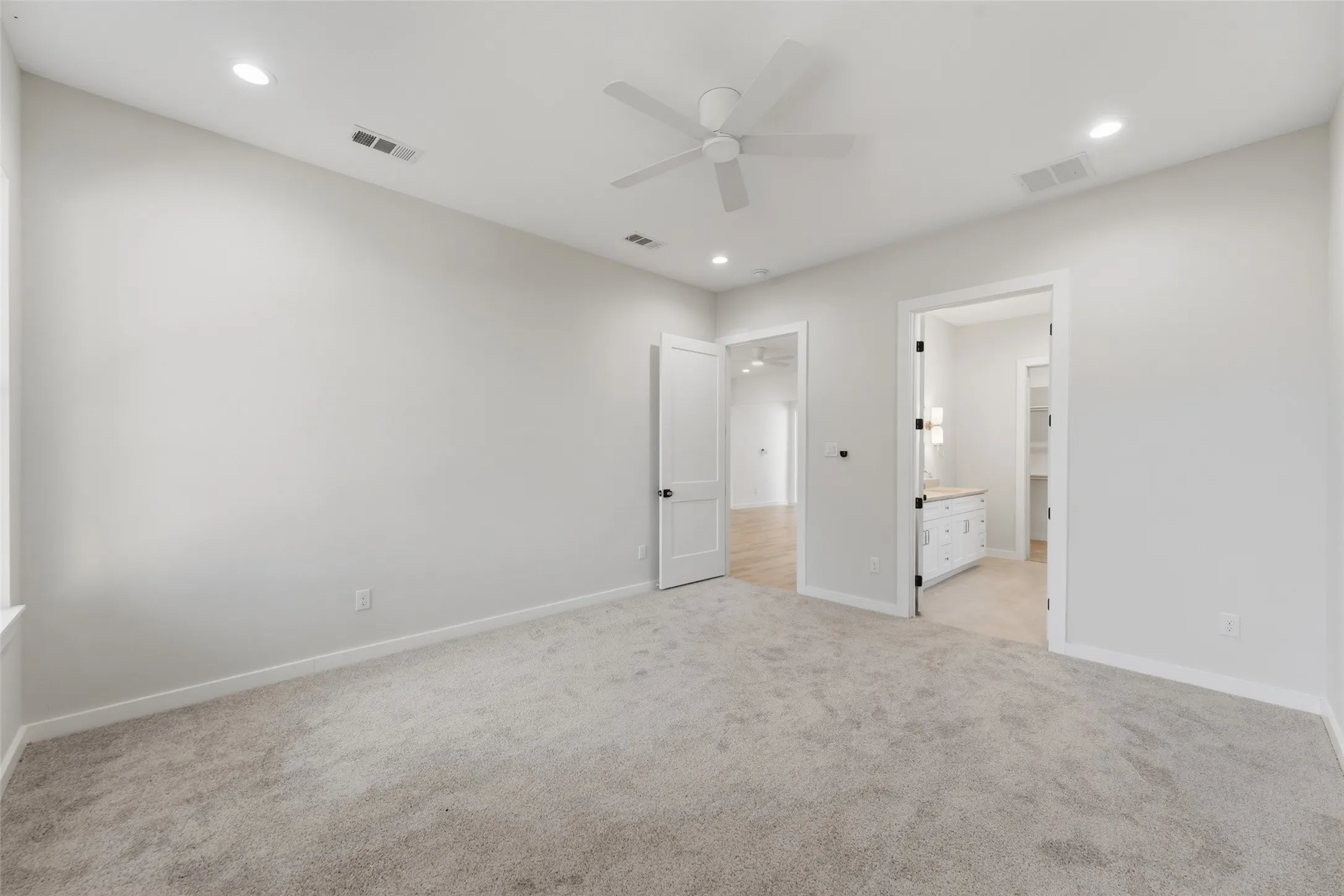 Single Family Residence For Sale in Tarrant County , 1633 E Tucker Street, Fort Worth, Texas 76104, 3 Bedroom, 2 Bathroom, 2 Garage spaces, 1,714 Sqft, built in 2026, mls#21372853, Real Estate Agent in Fort Worth, Homes For Sale in Tarrant county, Homes For Sale in Fort Worth, Realtor in Fort Worth Texas, Real Estate Brokerage Independent Realty Texas, Luminita Cordes Realtor