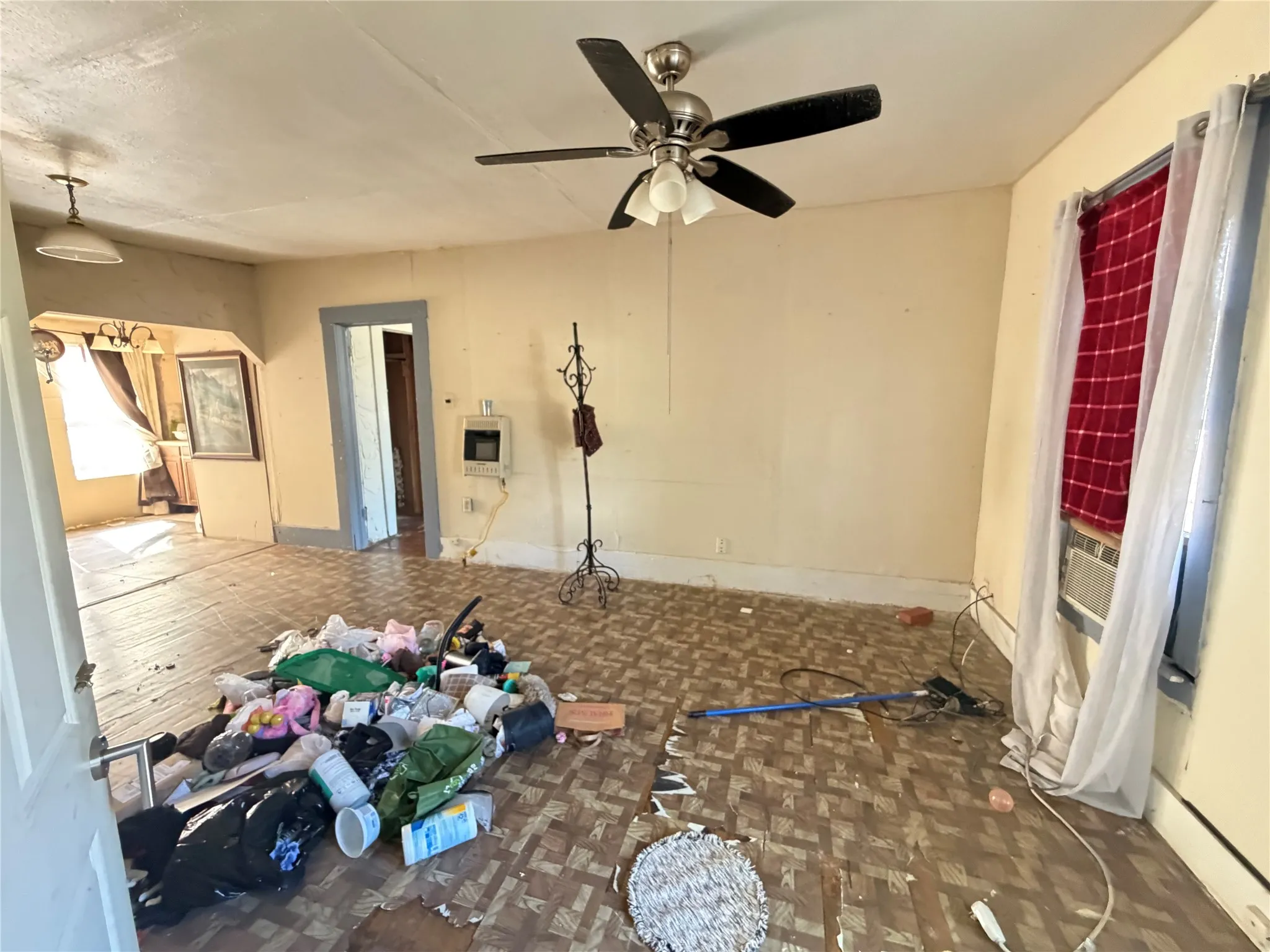 Single Family Residence For Sale in Navarro County , 418 N Bunert, Corsicana, Texas 75110, 2 Bedroom, 2 Bathroom, Garage spaces, 1,044 Sqft, built in 1988, mls#21372895, Real Estate Agent in Corsicana, Homes For Sale in Navarro county, Homes For Sale in Corsicana, Realtor in Corsicana Texas, Real Estate Brokerage Independent Realty Texas, Luminita Cordes Realtor