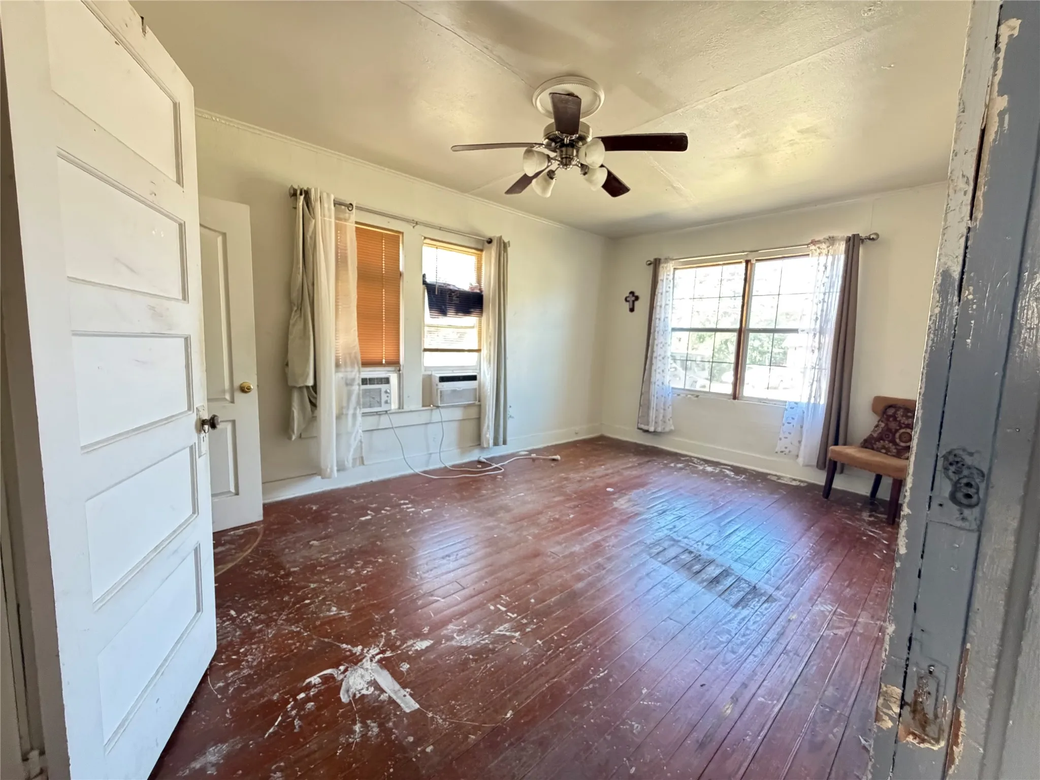 Single Family Residence For Sale in Navarro County , 418 N Bunert, Corsicana, Texas 75110, 2 Bedroom, 2 Bathroom, Garage spaces, 1,044 Sqft, built in 1988, mls#21372895, Real Estate Agent in Corsicana, Homes For Sale in Navarro county, Homes For Sale in Corsicana, Realtor in Corsicana Texas, Real Estate Brokerage Independent Realty Texas, Luminita Cordes Realtor