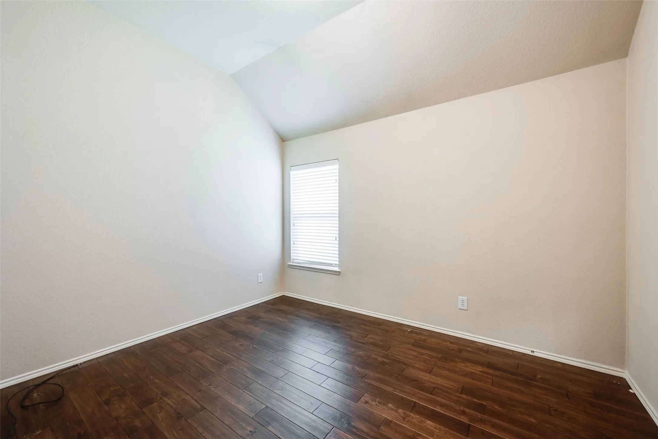 Single Family Residence For Sale in Tarrant County , 2813 Fox Creek Trail, Arlington, Texas 76017, 3 Bedroom, 2 Bathroom, 2 Garage spaces, 2,149 Sqft, built in 2009, mls#21371745, Real Estate Agent in Arlington, Homes For Sale in Tarrant county, Homes For Sale in Arlington, Realtor in Arlington Texas, Real Estate Brokerage Independent Realty Texas, Luminita Cordes Realtor