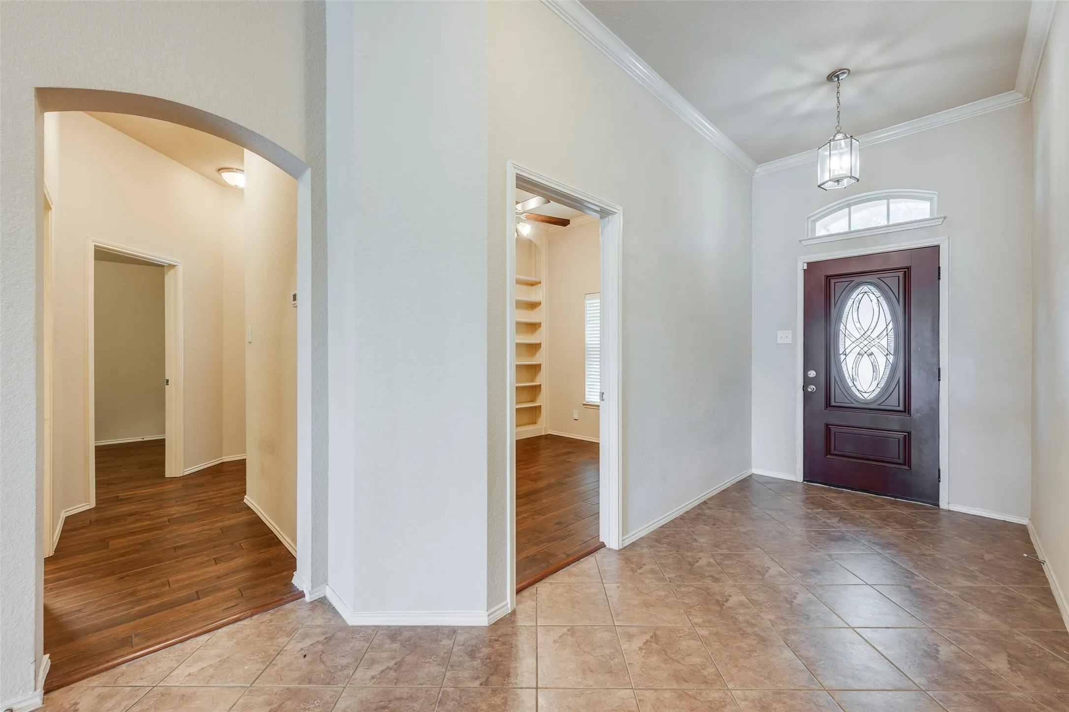 Single Family Residence For Sale in Tarrant County , 2813 Fox Creek Trail, Arlington, Texas 76017, 3 Bedroom, 2 Bathroom, 2 Garage spaces, 2,149 Sqft, built in 2009, mls#21371745, Real Estate Agent in Arlington, Homes For Sale in Tarrant county, Homes For Sale in Arlington, Realtor in Arlington Texas, Real Estate Brokerage Independent Realty Texas, Luminita Cordes Realtor
