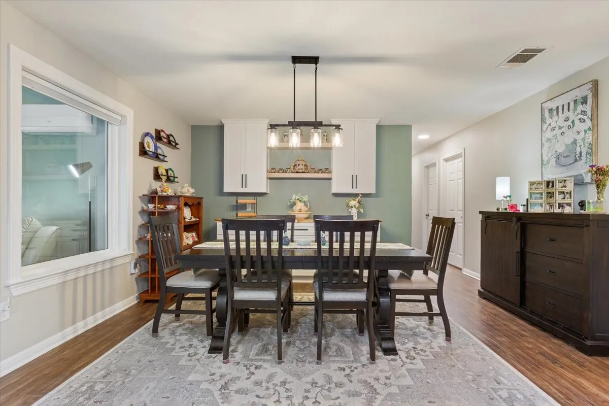 Single Family Residence For Sale in Mc Lennan County , 354 Bluebonnet Lane, Lorena, Texas 76655, 3 Bedroom, 2 Bathroom, Garage spaces, 1,786 Sqft, built in 2005, mls#21372751, Real Estate Agent in Lorena, Homes For Sale in Mc Lennan county, Homes For Sale in Lorena, Realtor in Lorena Texas, Real Estate Brokerage Independent Realty Texas, Luminita Cordes Realtor