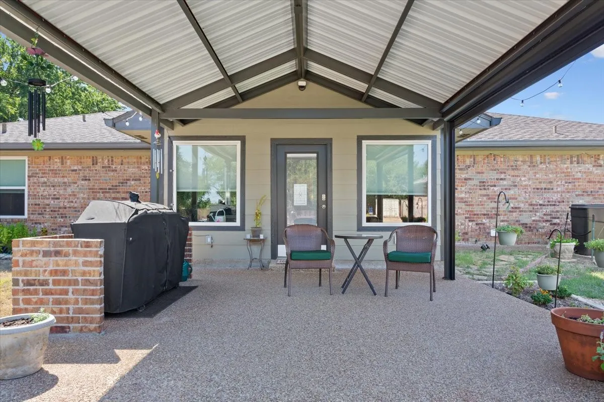 Single Family Residence For Sale in Mc Lennan County , 354 Bluebonnet Lane, Lorena, Texas 76655, 3 Bedroom, 2 Bathroom, Garage spaces, 1,786 Sqft, built in 2005, mls#21372751, Real Estate Agent in Lorena, Homes For Sale in Mc Lennan county, Homes For Sale in Lorena, Realtor in Lorena Texas, Real Estate Brokerage Independent Realty Texas, Luminita Cordes Realtor