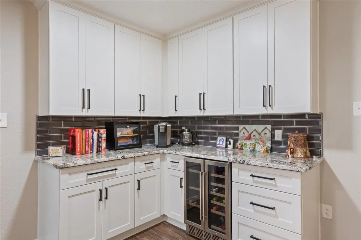 Single Family Residence For Sale in Mc Lennan County , 354 Bluebonnet Lane, Lorena, Texas 76655, 3 Bedroom, 2 Bathroom, Garage spaces, 1,786 Sqft, built in 2005, mls#21372751, Real Estate Agent in Lorena, Homes For Sale in Mc Lennan county, Homes For Sale in Lorena, Realtor in Lorena Texas, Real Estate Brokerage Independent Realty Texas, Luminita Cordes Realtor
