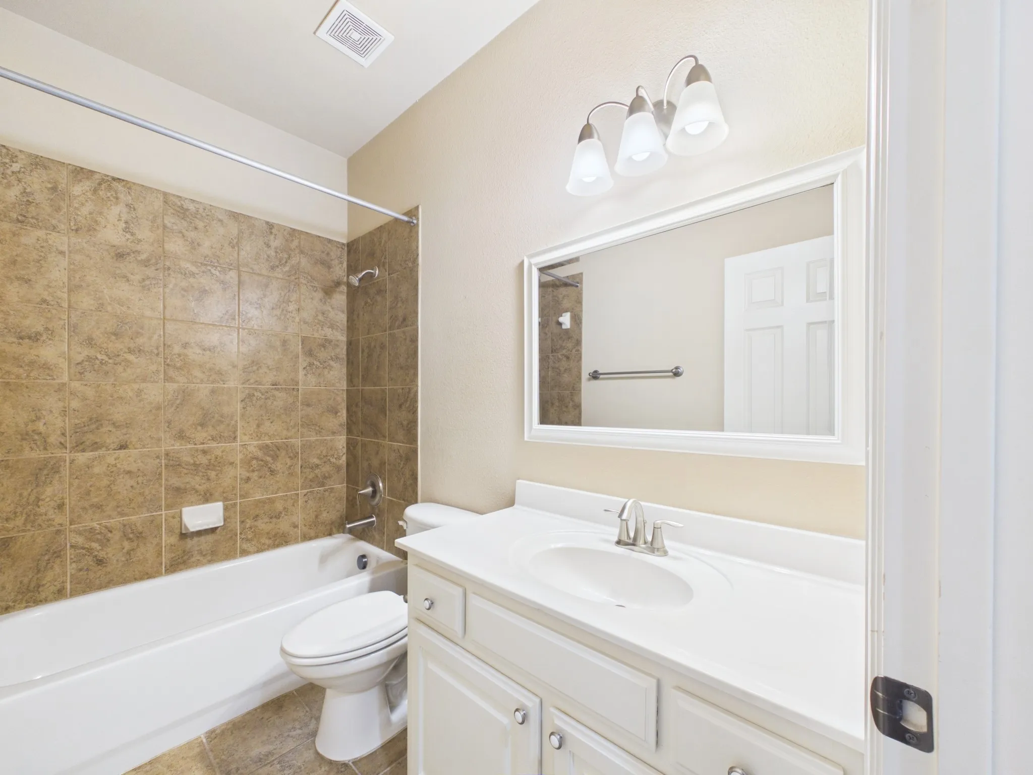 Upstairs full bath