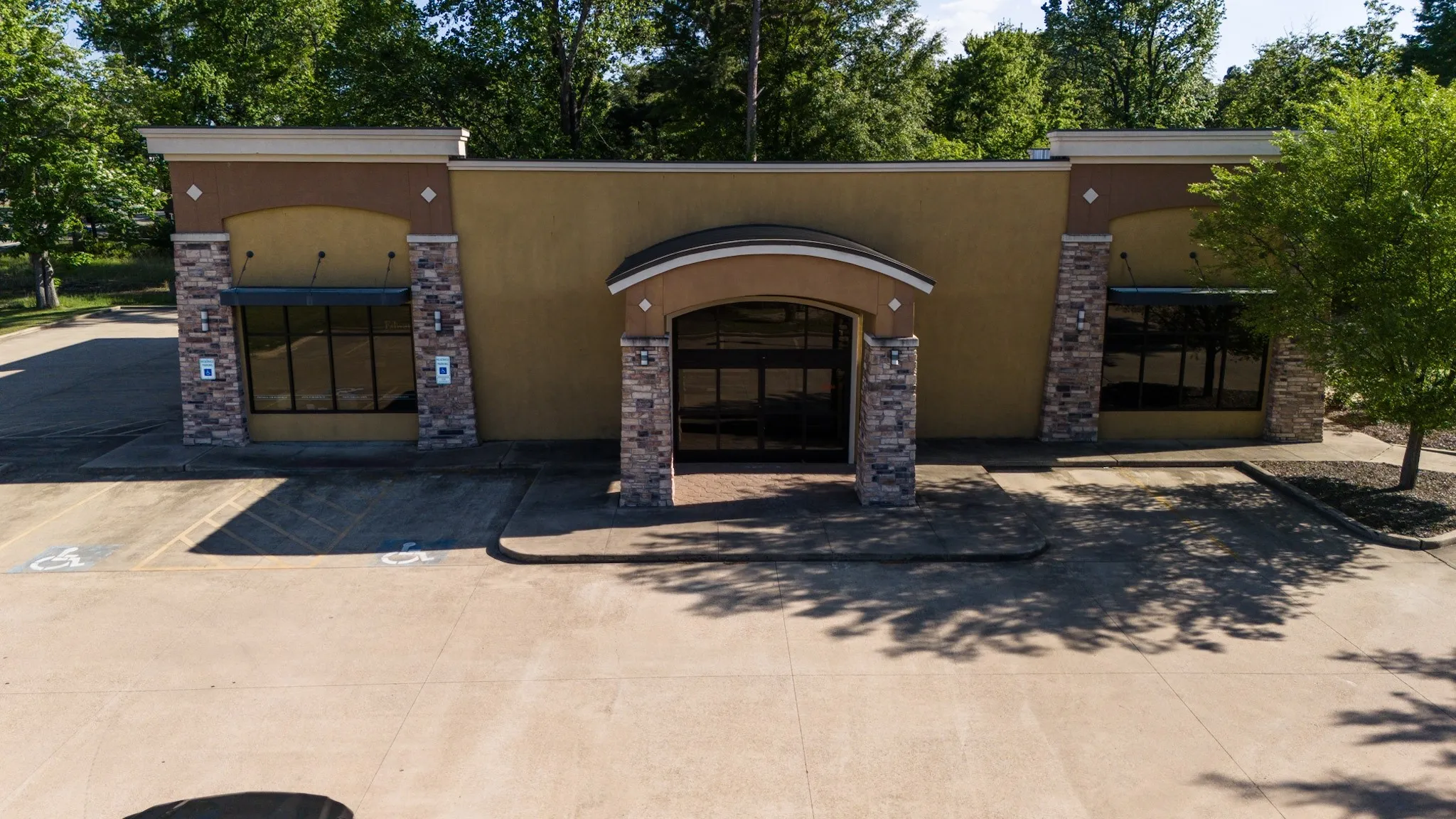 Office For Sale in Smith County , 520 N Main, Lindale, Texas 75771, 0, 0, Garage spaces, 0 Sqft, built in 2013, mls#21356862, Real Estate Agent in Lindale, Homes For Sale in Smith county, Homes For Sale in Lindale, Realtor in Lindale Texas, Real Estate Brokerage Independent Realty Texas, Luminita Cordes Realtor
