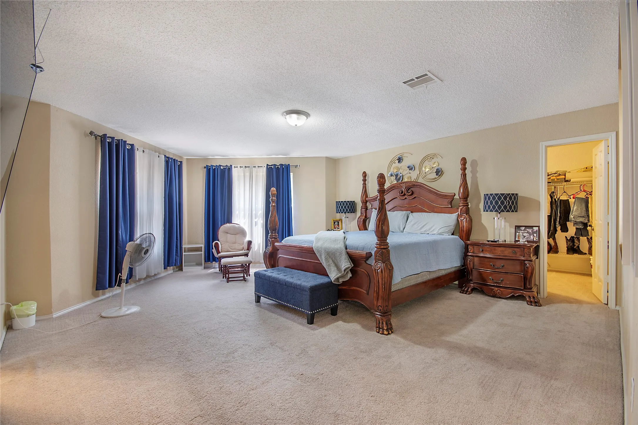 Single Family Residence For Sale in Dallas County , 6659 Leaning Oaks Street, Dallas, Texas 75241, 3 Bedroom, 3 Bathroom, 2 Garage spaces, 3,370 Sqft, built in 2006, mls#21371636, Real Estate Agent in Dallas, Homes For Sale in Dallas county, Homes For Sale in Dallas, Realtor in Dallas Texas, Real Estate Brokerage Independent Realty Texas, Luminita Cordes Realtor