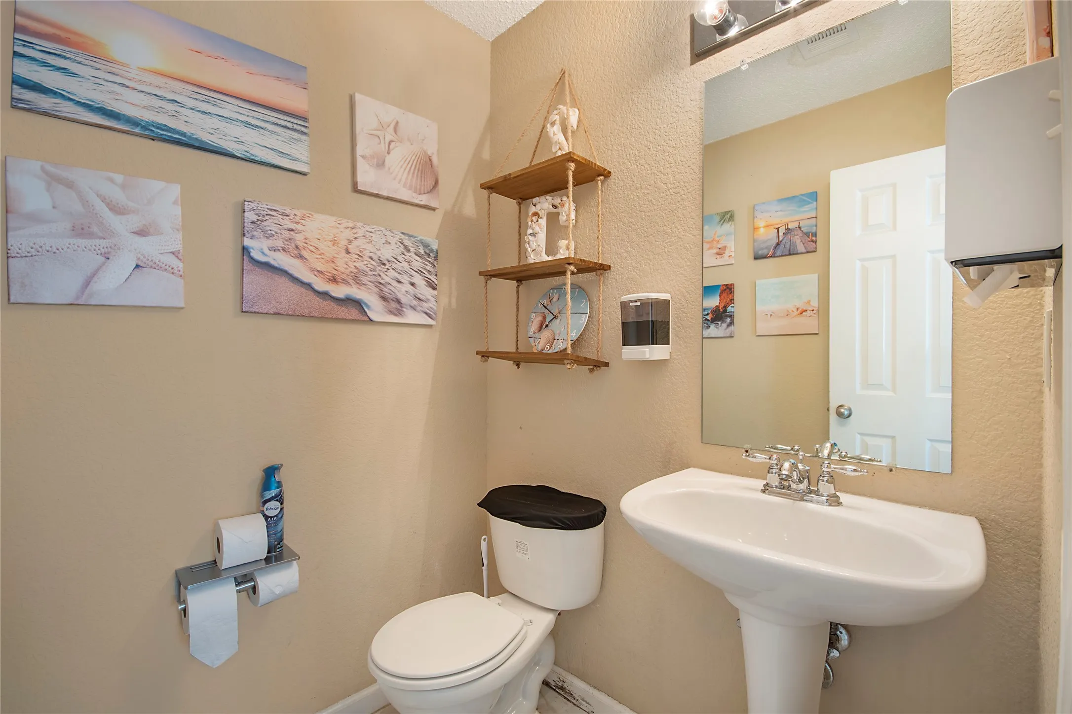 Single Family Residence For Sale in Dallas County , 6659 Leaning Oaks Street, Dallas, Texas 75241, 3 Bedroom, 3 Bathroom, 2 Garage spaces, 3,370 Sqft, built in 2006, mls#21371636, Real Estate Agent in Dallas, Homes For Sale in Dallas county, Homes For Sale in Dallas, Realtor in Dallas Texas, Real Estate Brokerage Independent Realty Texas, Luminita Cordes Realtor