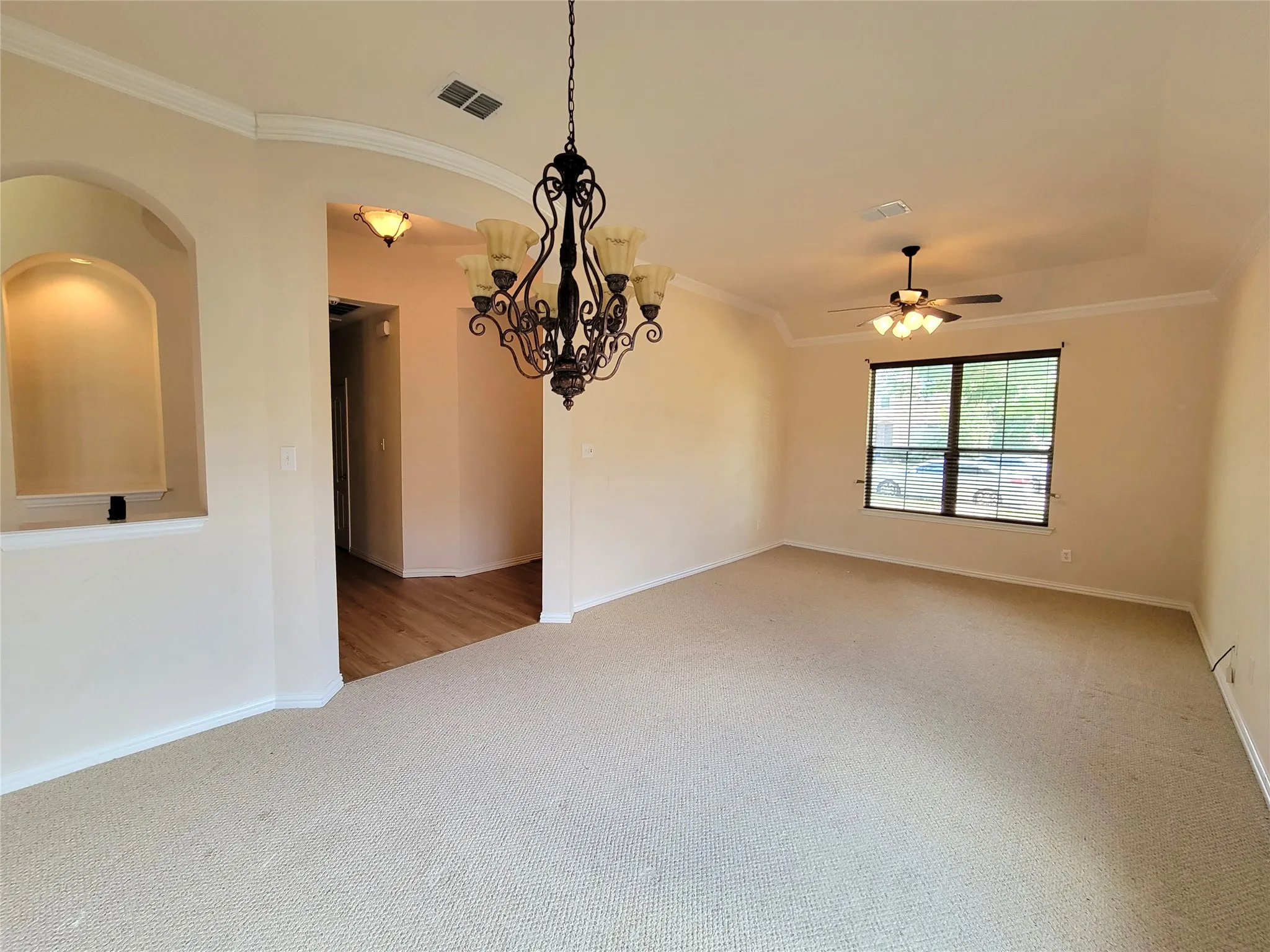 Single Family Residence For Rent in Dallas County , 4805 Prairie Aster Drive, Garland, Texas 75043, 4 Bedroom, 3 Bathroom, 3 Garage spaces, 2,559 Sqft, built in 2006, mls#21373130, Real Estate Agent in Garland, Homes For Rent in Dallas county, Homes For Rent in Garland, Realtor in Garland Texas, Real Estate Brokerage Independent Realty Texas, Luminita Cordes Realtor
