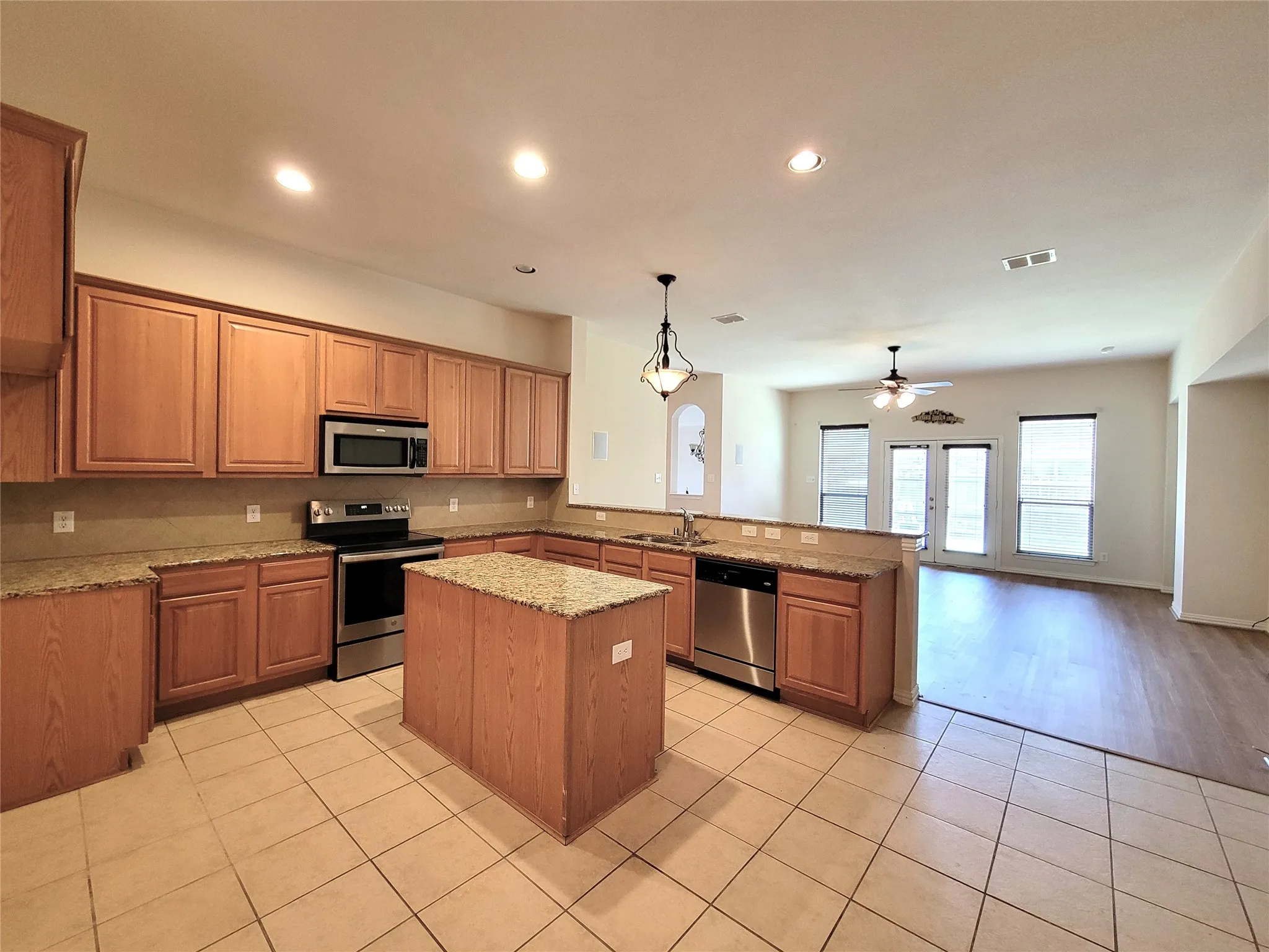 Single Family Residence For Rent in Dallas County , 4805 Prairie Aster Drive, Garland, Texas 75043, 4 Bedroom, 3 Bathroom, 3 Garage spaces, 2,559 Sqft, built in 2006, mls#21373130, Real Estate Agent in Garland, Homes For Rent in Dallas county, Homes For Rent in Garland, Realtor in Garland Texas, Real Estate Brokerage Independent Realty Texas, Luminita Cordes Realtor