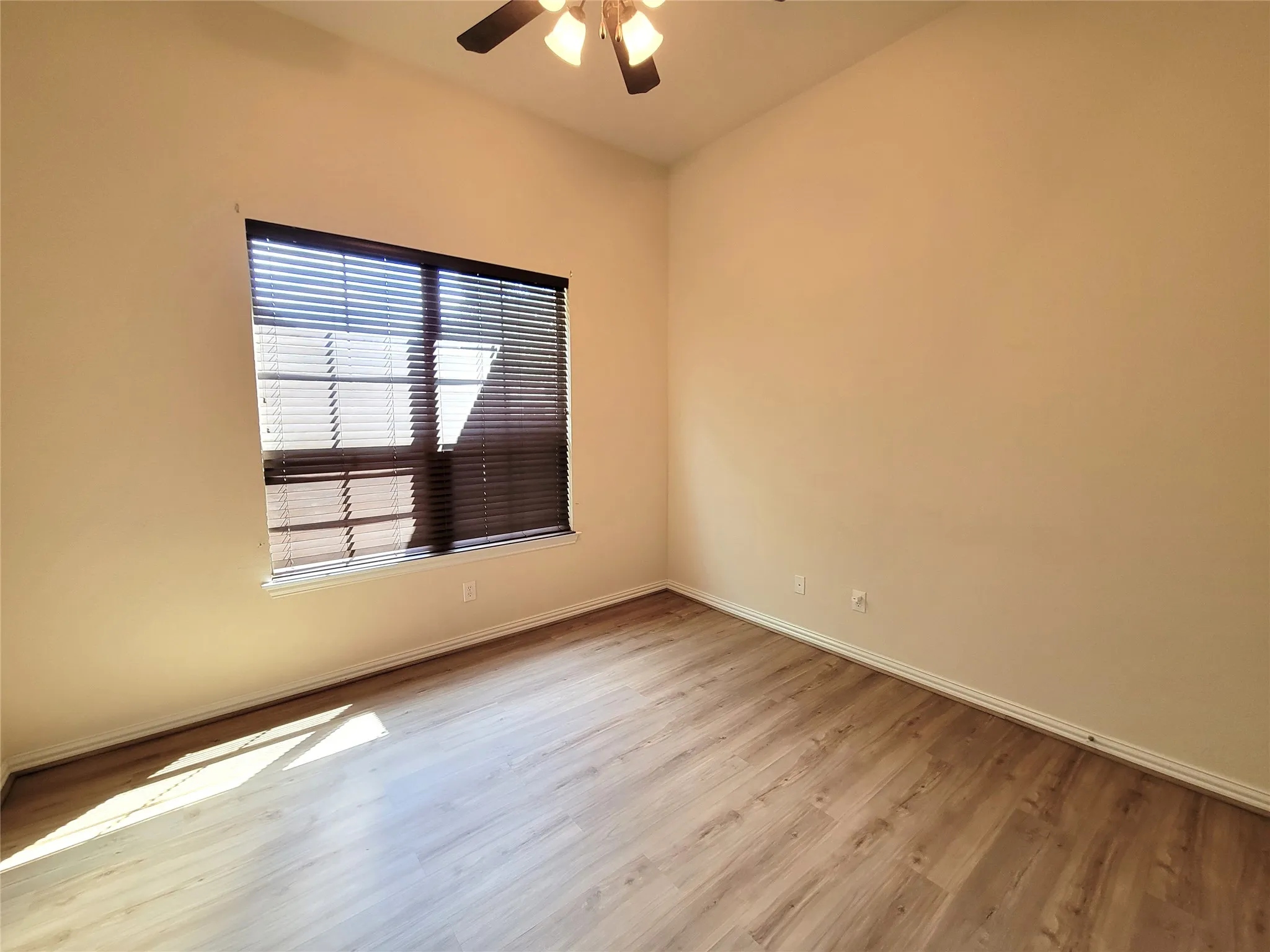 Single Family Residence For Rent in Dallas County , 4805 Prairie Aster Drive, Garland, Texas 75043, 4 Bedroom, 3 Bathroom, 3 Garage spaces, 2,559 Sqft, built in 2006, mls#21373130, Real Estate Agent in Garland, Homes For Rent in Dallas county, Homes For Rent in Garland, Realtor in Garland Texas, Real Estate Brokerage Independent Realty Texas, Luminita Cordes Realtor