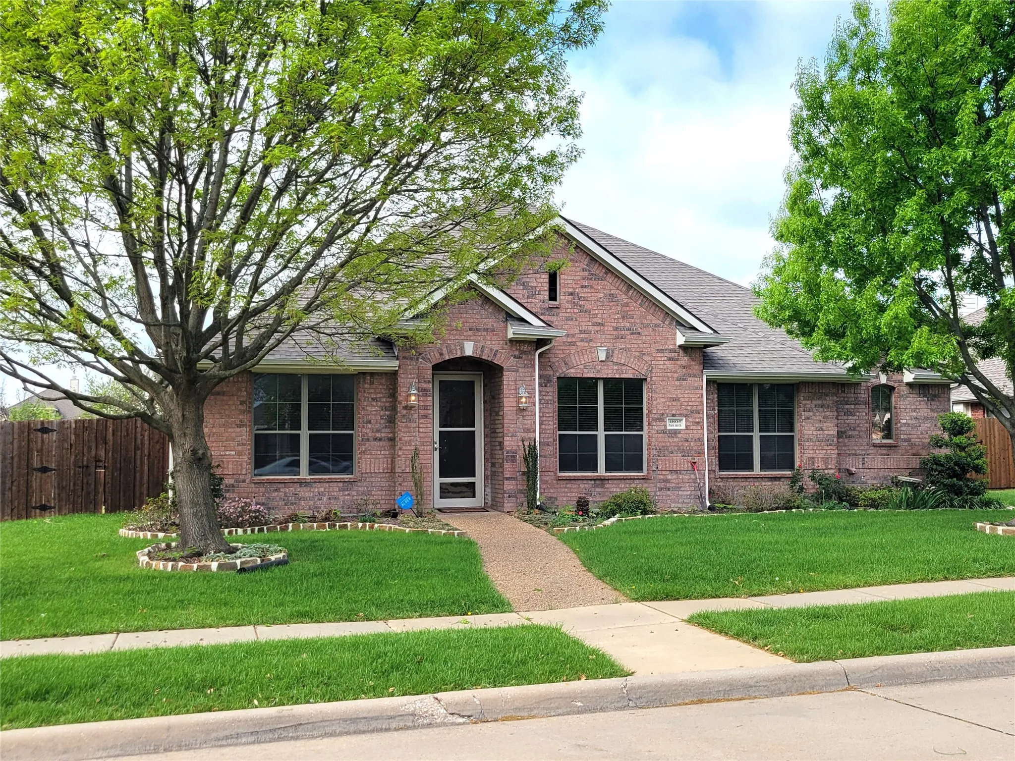 Single Family Residence For Rent in Dallas County , 4805 Prairie Aster Drive, Garland, Texas 75043, 4 Bedroom, 3 Bathroom, 3 Garage spaces, 2,559 Sqft, built in 2006, mls#21373130, Real Estate Agent in Garland, Homes For Rent in Dallas county, Homes For Rent in Garland, Realtor in Garland Texas, Real Estate Brokerage Independent Realty Texas, Luminita Cordes Realtor
