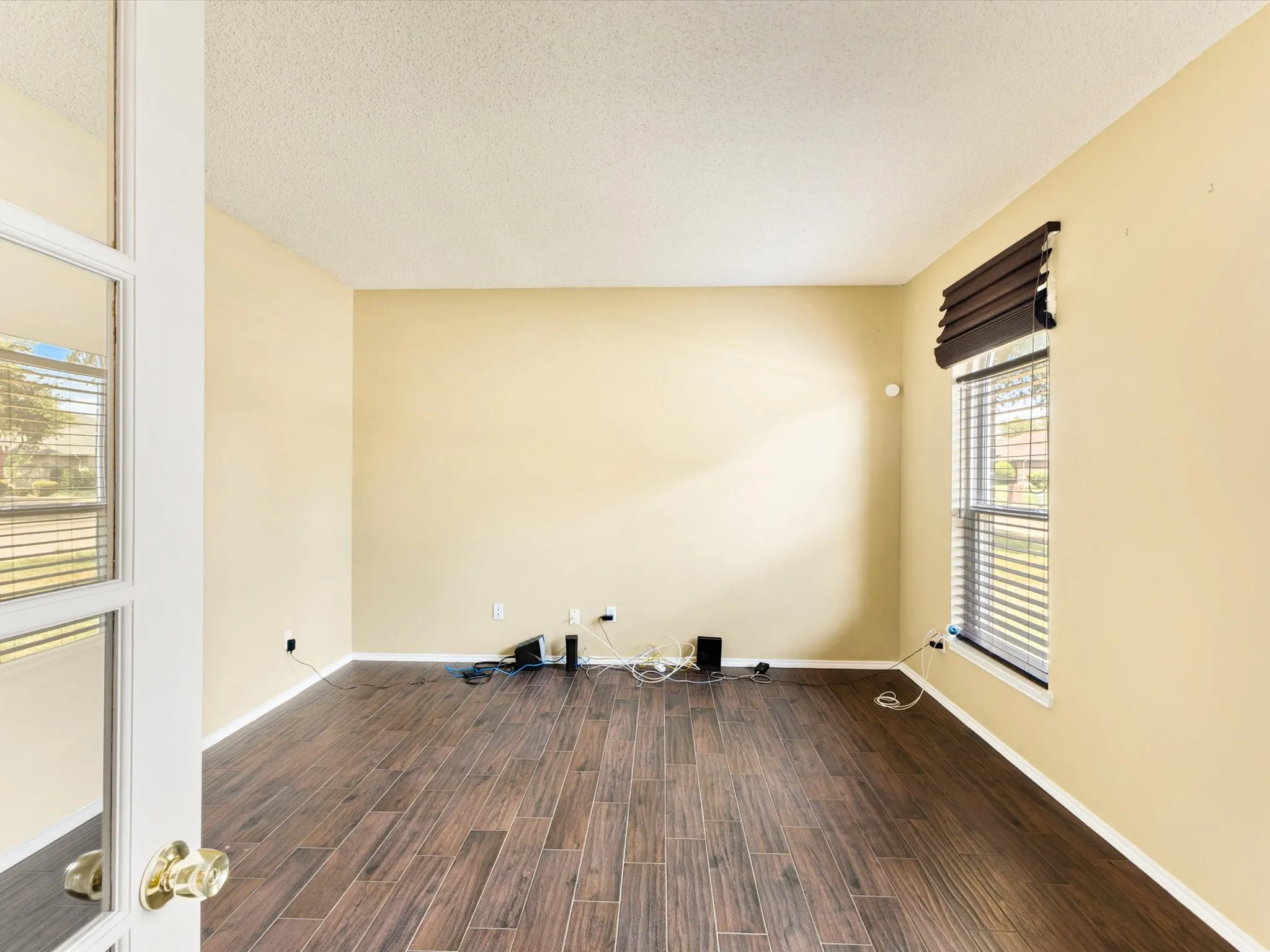Single Family Residence For Sale in Dallas County , 2617 Daniel Creek, Mesquite, Texas 75181, 4 Bedroom, 3 Bathroom, 2 Garage spaces, 2,540 Sqft, built in 1994, mls#21372497, Real Estate Agent in Mesquite, Homes For Sale in Dallas county, Homes For Sale in Mesquite, Realtor in Mesquite Texas, Real Estate Brokerage Independent Realty Texas, Luminita Cordes Realtor