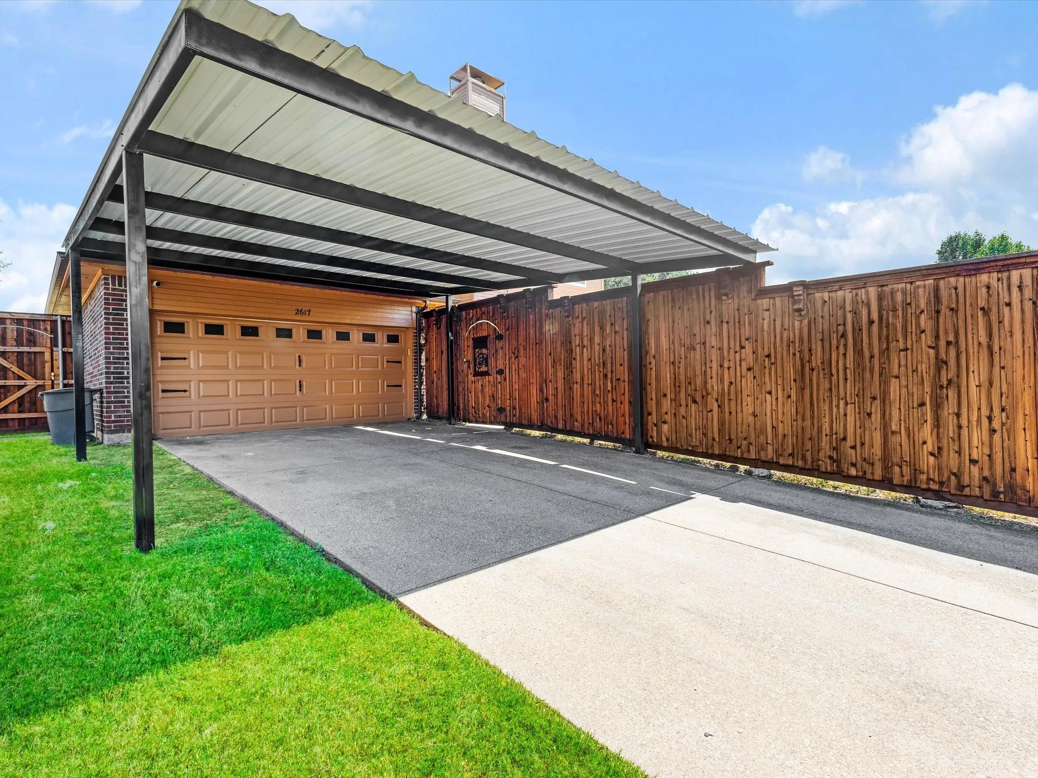 Single Family Residence For Sale in Dallas County , 2617 Daniel Creek, Mesquite, Texas 75181, 4 Bedroom, 3 Bathroom, 2 Garage spaces, 2,540 Sqft, built in 1994, mls#21372497, Real Estate Agent in Mesquite, Homes For Sale in Dallas county, Homes For Sale in Mesquite, Realtor in Mesquite Texas, Real Estate Brokerage Independent Realty Texas, Luminita Cordes Realtor