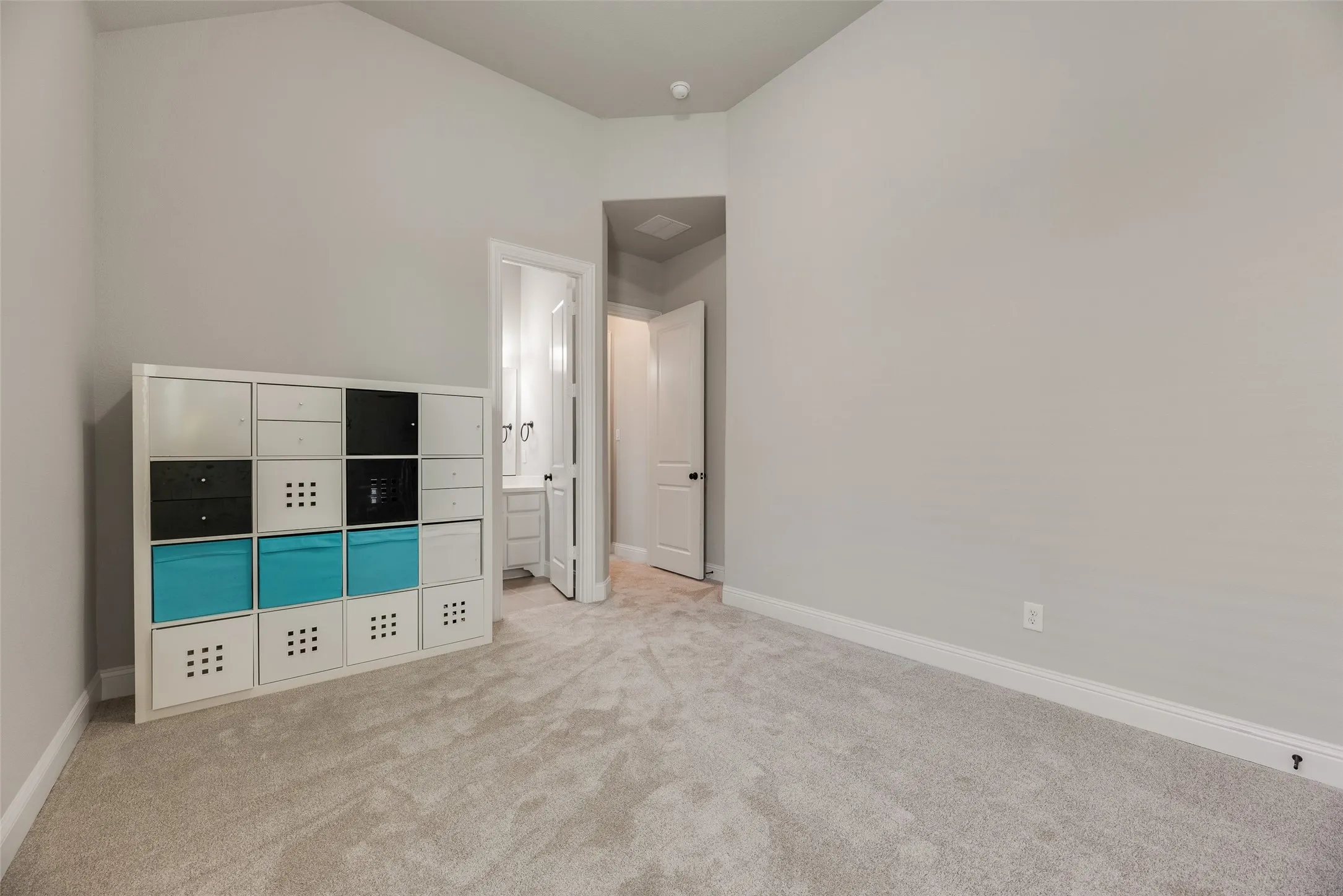 Single Family Residence For Sale in Collin County , 3815 Alleyton Way, Celina, Texas 75009, 4 Bedroom, 5 Bathroom, 3 Garage spaces, 3,260 Sqft, built in 2015, mls#21373121, Real Estate Agent in Celina, Homes For Sale in Collin county, Homes For Sale in Celina, Realtor in Celina Texas, Real Estate Brokerage Independent Realty Texas, Luminita Cordes Realtor