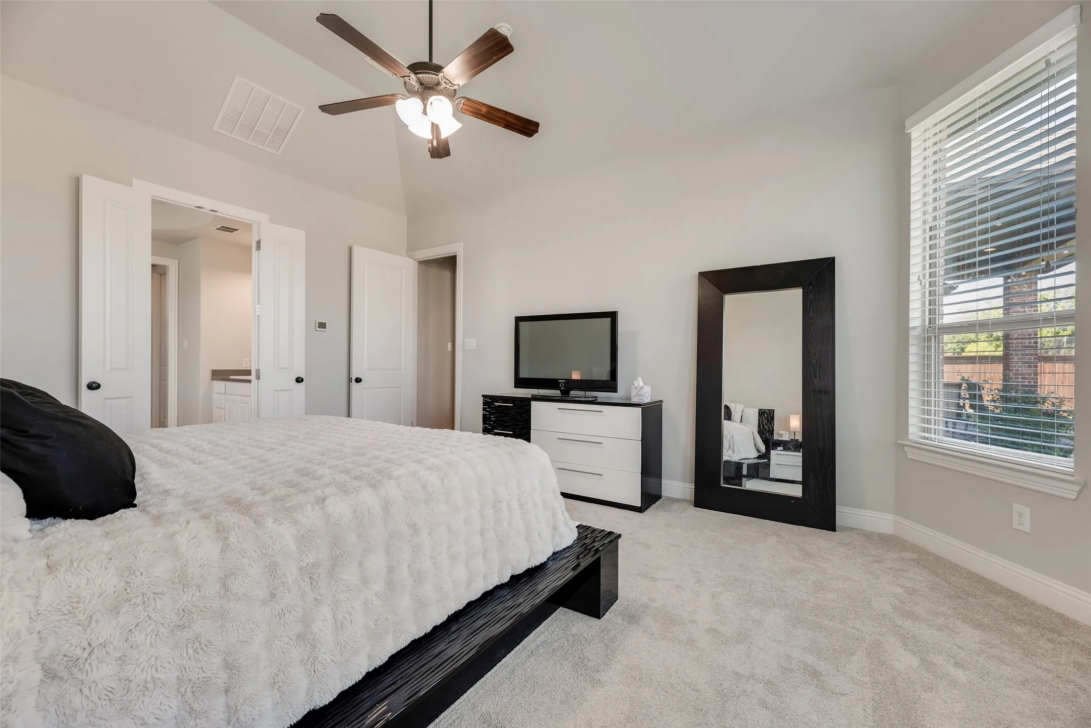 Single Family Residence For Sale in Collin County , 3815 Alleyton Way, Celina, Texas 75009, 4 Bedroom, 5 Bathroom, 3 Garage spaces, 3,260 Sqft, built in 2015, mls#21373121, Real Estate Agent in Celina, Homes For Sale in Collin county, Homes For Sale in Celina, Realtor in Celina Texas, Real Estate Brokerage Independent Realty Texas, Luminita Cordes Realtor