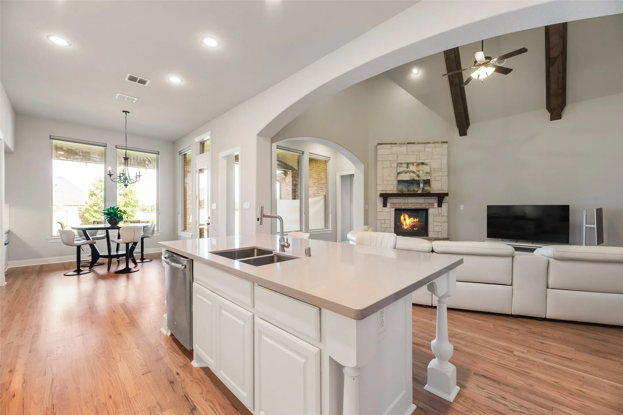 Single Family Residence For Sale in Collin County , 3815 Alleyton Way, Celina, Texas 75009, 4 Bedroom, 5 Bathroom, 3 Garage spaces, 3,260 Sqft, built in 2015, mls#21373121, Real Estate Agent in Celina, Homes For Sale in Collin county, Homes For Sale in Celina, Realtor in Celina Texas, Real Estate Brokerage Independent Realty Texas, Luminita Cordes Realtor