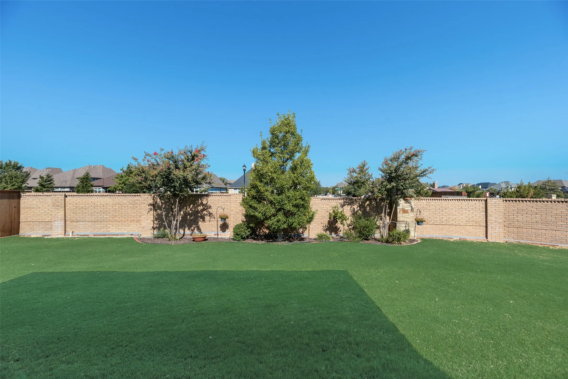 Single Family Residence For Sale in Collin County , 3815 Alleyton Way, Celina, Texas 75009, 4 Bedroom, 5 Bathroom, 3 Garage spaces, 3,260 Sqft, built in 2015, mls#21373121, Real Estate Agent in Celina, Homes For Sale in Collin county, Homes For Sale in Celina, Realtor in Celina Texas, Real Estate Brokerage Independent Realty Texas, Luminita Cordes Realtor