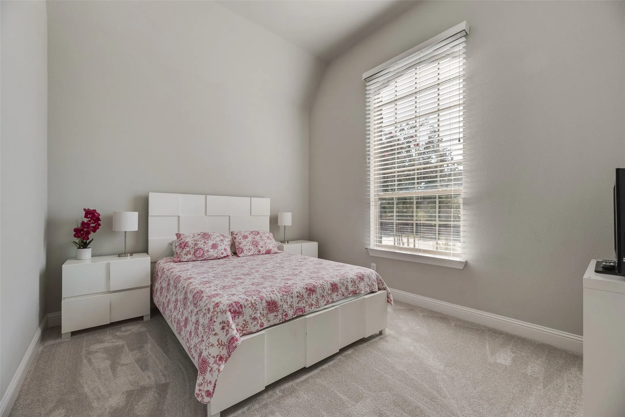 Single Family Residence For Sale in Collin County , 3815 Alleyton Way, Celina, Texas 75009, 4 Bedroom, 5 Bathroom, 3 Garage spaces, 3,260 Sqft, built in 2015, mls#21373121, Real Estate Agent in Celina, Homes For Sale in Collin county, Homes For Sale in Celina, Realtor in Celina Texas, Real Estate Brokerage Independent Realty Texas, Luminita Cordes Realtor