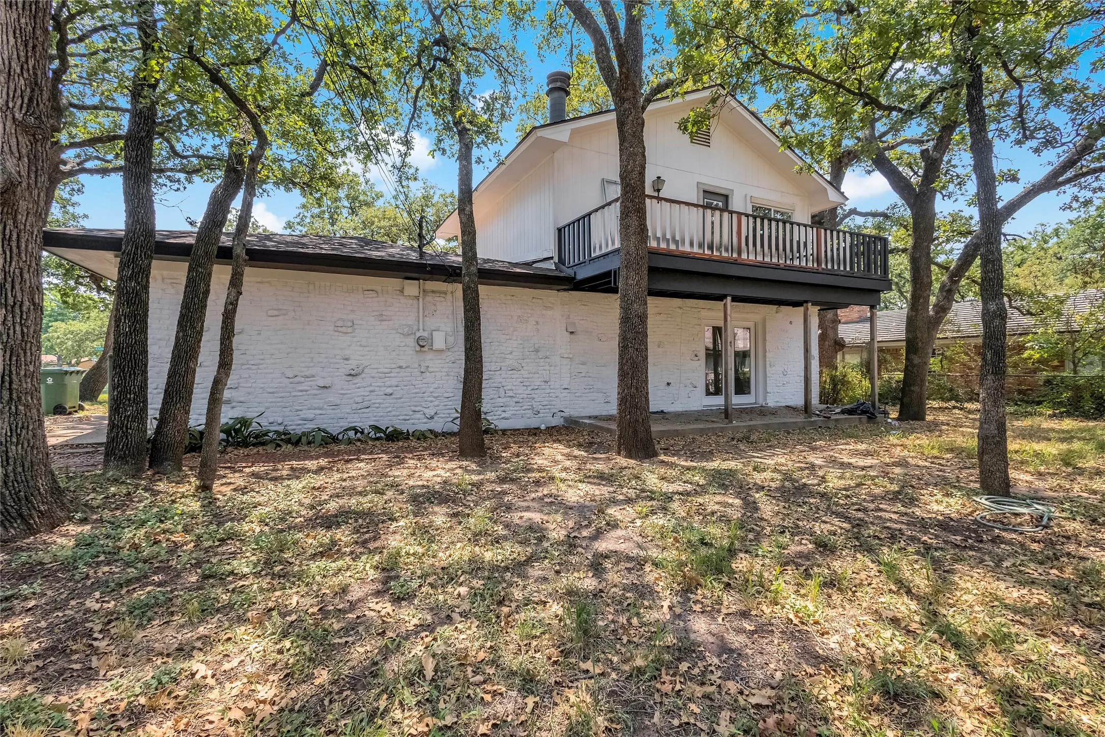 Single Family Residence For Sale in Tarrant County , 520 Circleview Drive S, Hurst, Texas 76054, 4 Bedroom, 3 Bathroom, 2 Garage spaces, 2,444 Sqft, built in 1961, mls#21371273, Real Estate Agent in Hurst, Homes For Sale in Tarrant county, Homes For Sale in Hurst, Realtor in Hurst Texas, Real Estate Brokerage Independent Realty Texas, Luminita Cordes Realtor