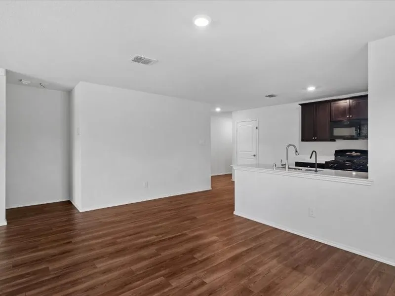 Single Family Residence For Sale in Collin County , 1614 Fields View Drive, Anna, Texas 75409, 3 Bedroom, 2 Bathroom, 2 Garage spaces, 1,516 Sqft, built in 2020, mls#21367332, Real Estate Agent in Anna, Homes For Sale in Collin county, Homes For Sale in Anna, Realtor in Anna Texas, Real Estate Brokerage Independent Realty Texas, Luminita Cordes Realtor