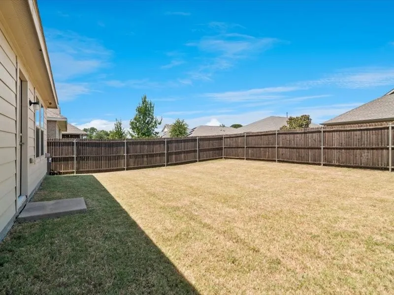 Single Family Residence For Sale in Collin County , 1614 Fields View Drive, Anna, Texas 75409, 3 Bedroom, 2 Bathroom, 2 Garage spaces, 1,516 Sqft, built in 2020, mls#21367332, Real Estate Agent in Anna, Homes For Sale in Collin county, Homes For Sale in Anna, Realtor in Anna Texas, Real Estate Brokerage Independent Realty Texas, Luminita Cordes Realtor