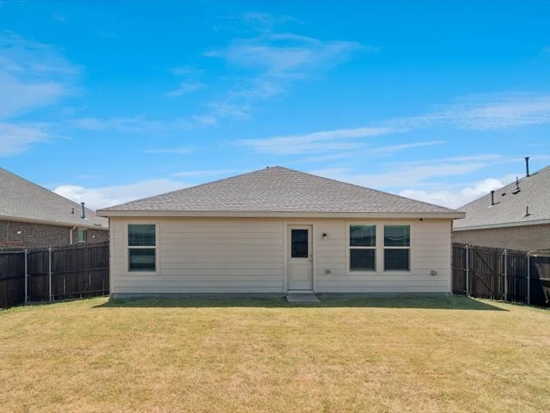 Single Family Residence For Sale in Collin County , 1614 Fields View Drive, Anna, Texas 75409, 3 Bedroom, 2 Bathroom, 2 Garage spaces, 1,516 Sqft, built in 2020, mls#21367332, Real Estate Agent in Anna, Homes For Sale in Collin county, Homes For Sale in Anna, Realtor in Anna Texas, Real Estate Brokerage Independent Realty Texas, Luminita Cordes Realtor