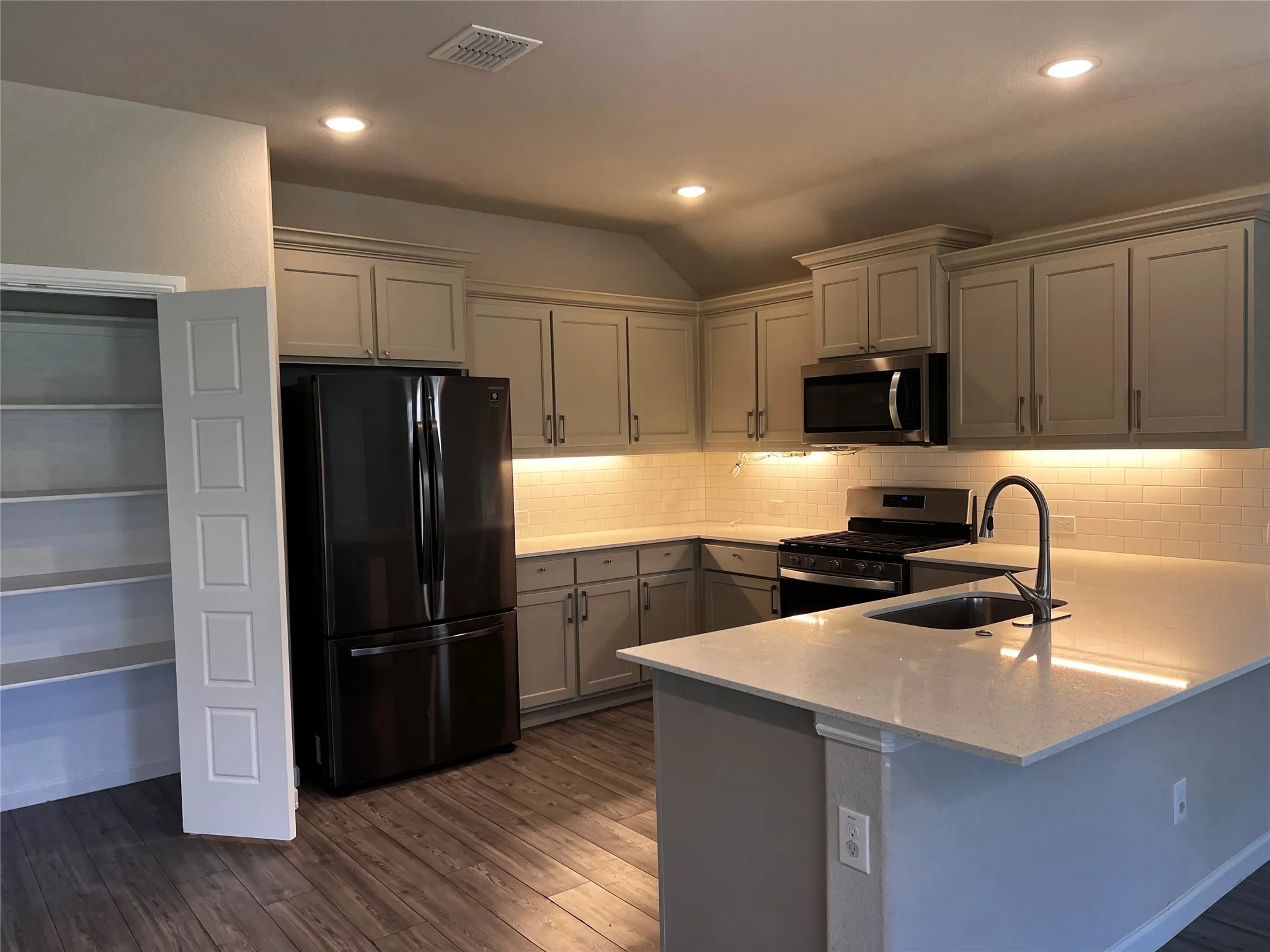 Single Family Residence For Rent in Collin County , 487 Deer Canyon Way, Princeton, Texas 75407, 4 Bedroom, 2 Bathroom, 2 Garage spaces, 1,810 Sqft, built in 2020, mls#21373137, Real Estate Agent in Princeton, Homes For Rent in Collin county, Homes For Rent in Princeton, Realtor in Princeton Texas, Real Estate Brokerage Independent Realty Texas, Luminita Cordes Realtor