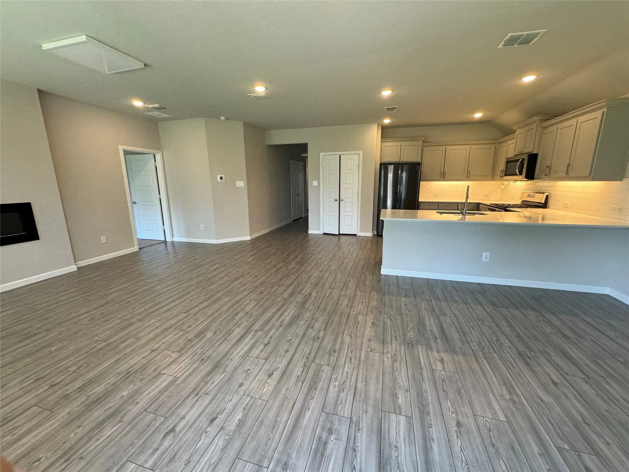 Single Family Residence For Rent in Collin County , 487 Deer Canyon Way, Princeton, Texas 75407, 4 Bedroom, 2 Bathroom, 2 Garage spaces, 1,810 Sqft, built in 2020, mls#21373137, Real Estate Agent in Princeton, Homes For Rent in Collin county, Homes For Rent in Princeton, Realtor in Princeton Texas, Real Estate Brokerage Independent Realty Texas, Luminita Cordes Realtor