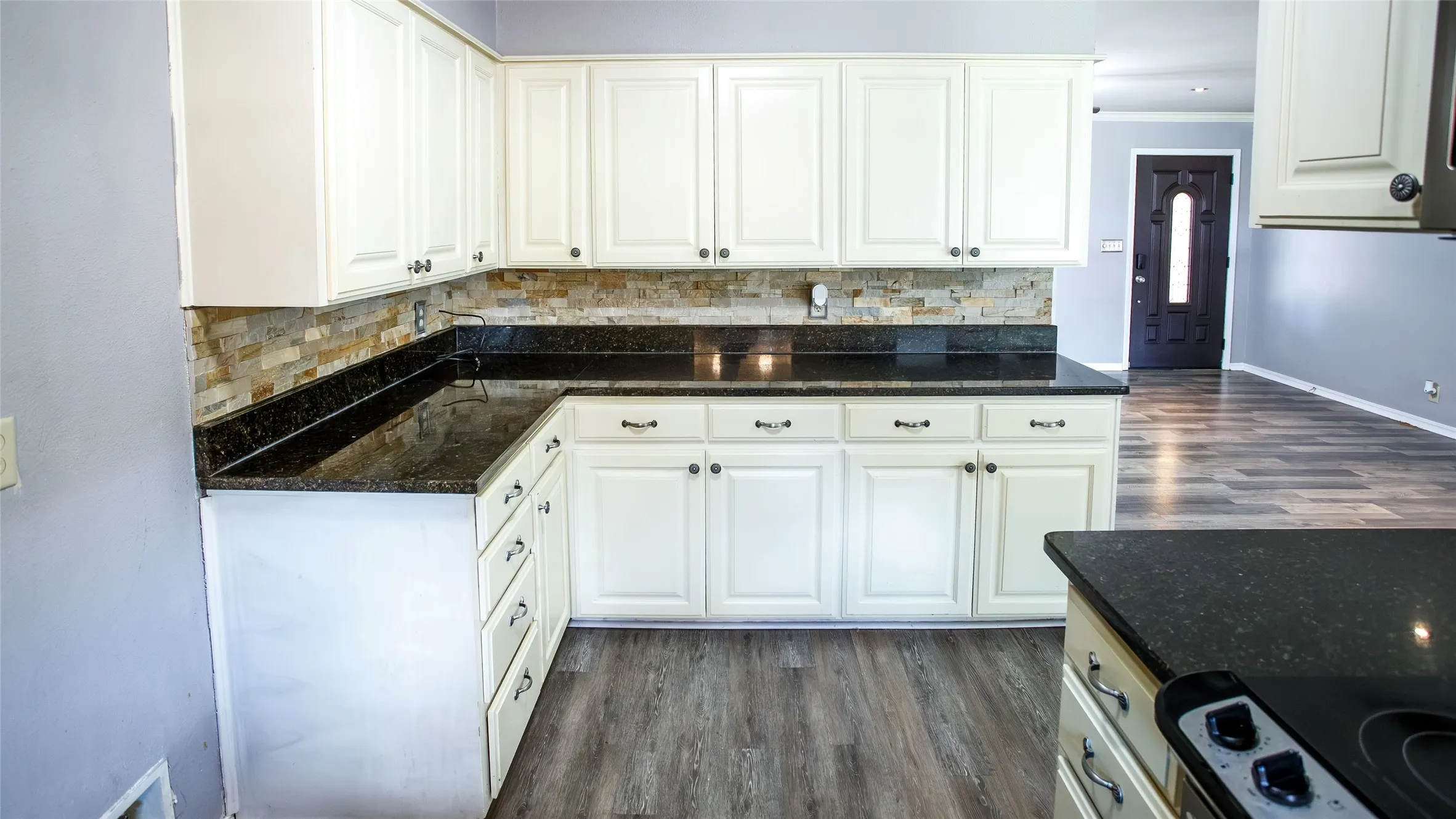 Single Family Residence For Sale in Young County , 1009 W Edwards, Olney, Texas 76374, 3 Bedroom, 2 Bathroom, 2 Garage spaces, 1,517 Sqft, built in 1971, mls#21373140, Real Estate Agent in Olney, Homes For Sale in Young county, Homes For Sale in Olney, Realtor in Olney Texas, Real Estate Brokerage Independent Realty Texas, Luminita Cordes Realtor